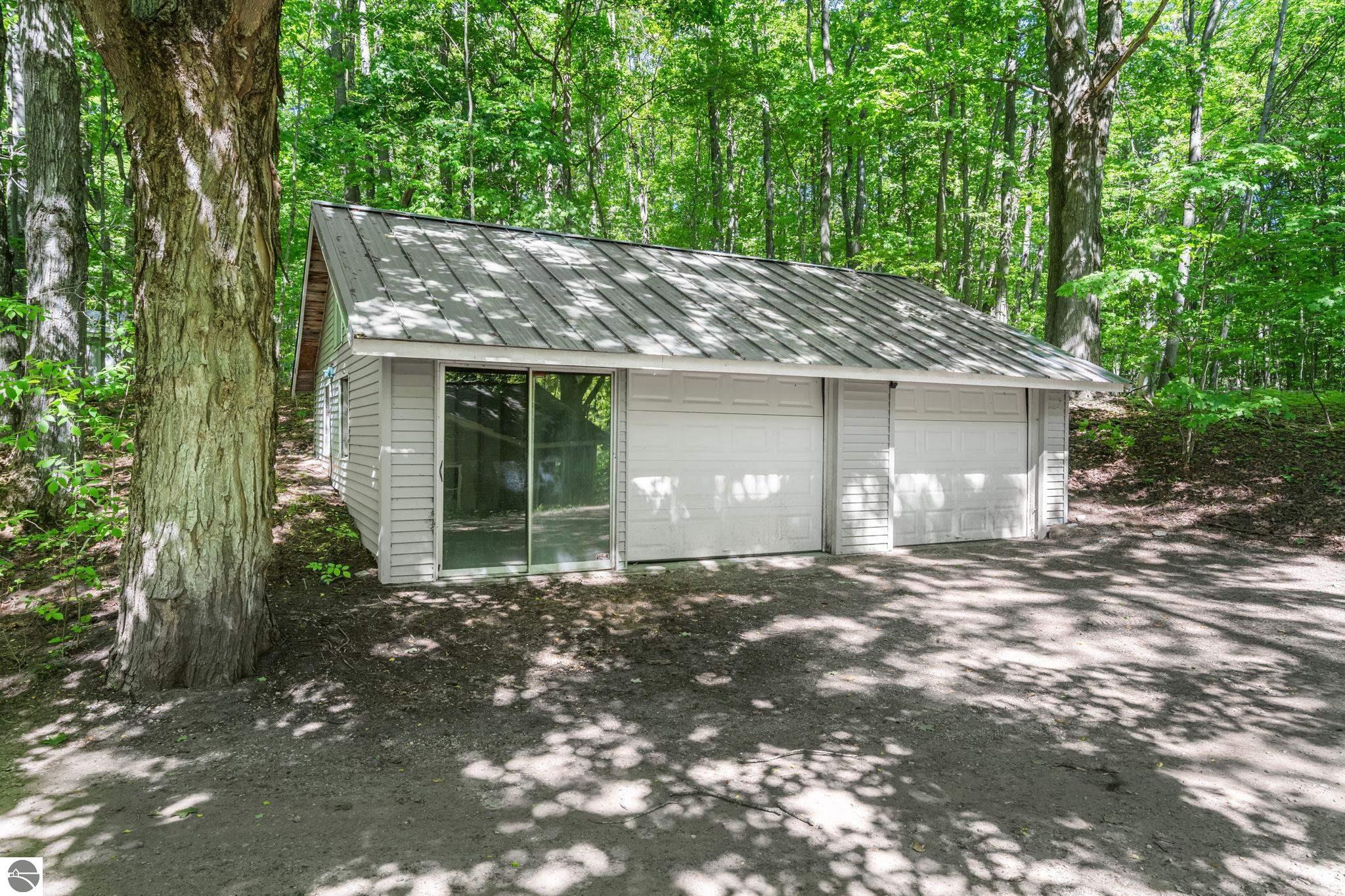5252 Six Mile Lake Road