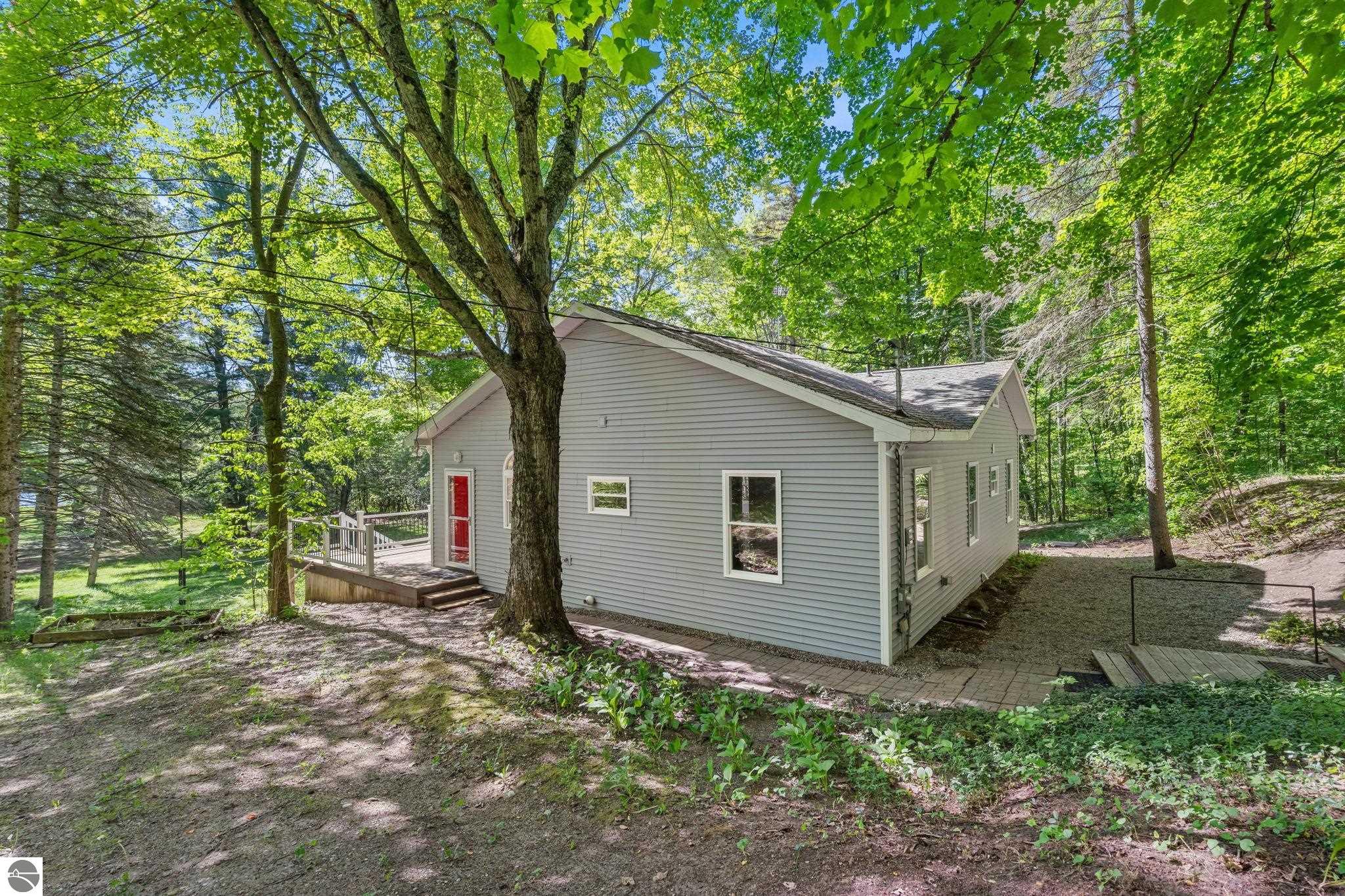 5252 Six Mile Lake Road