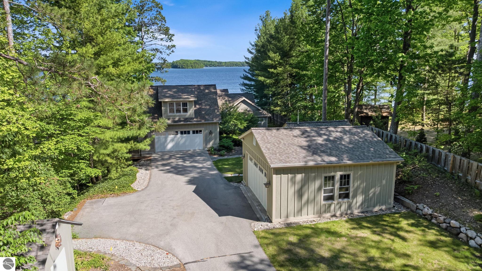 2704 Crescent Shores Drive