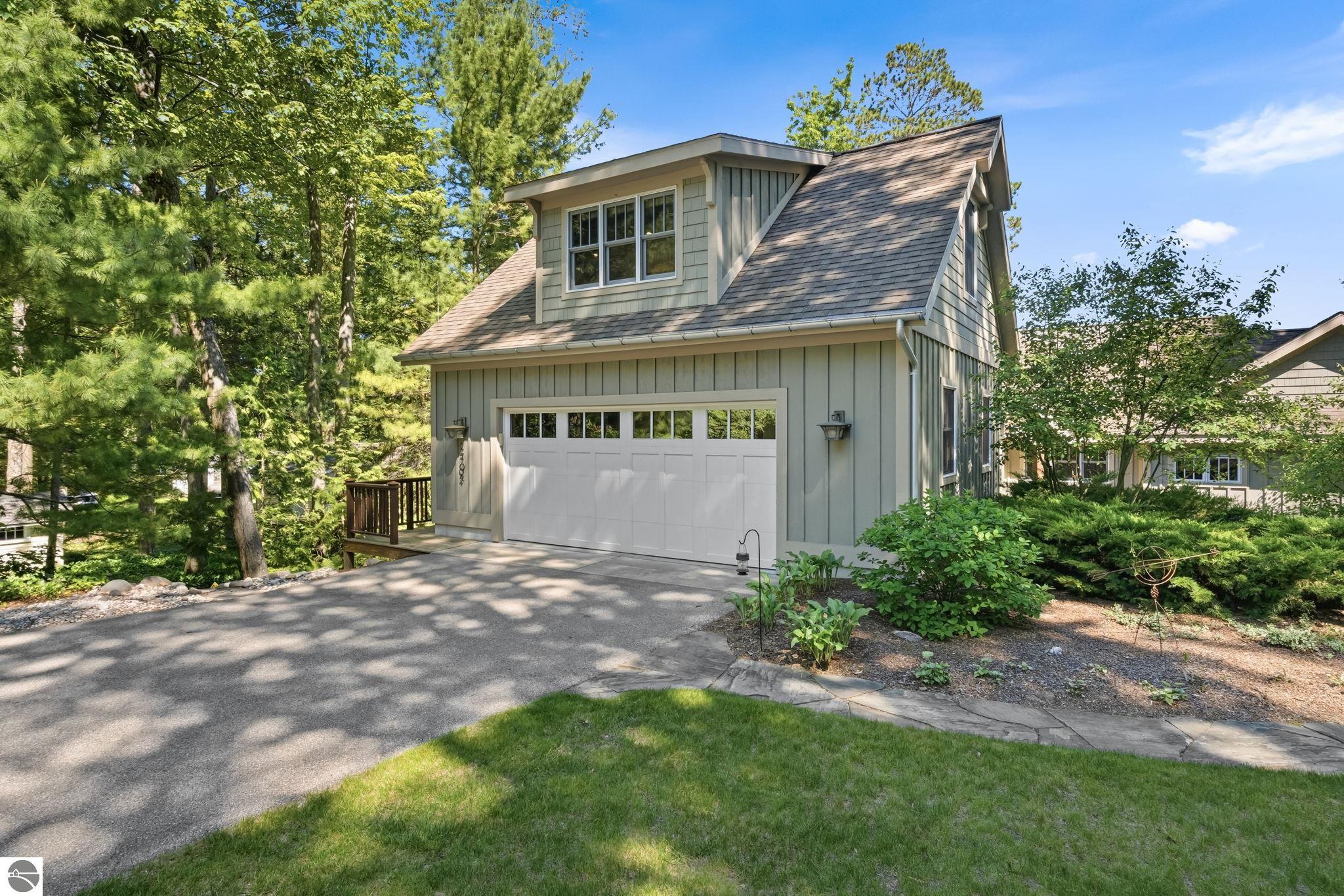2704 Crescent Shores Drive