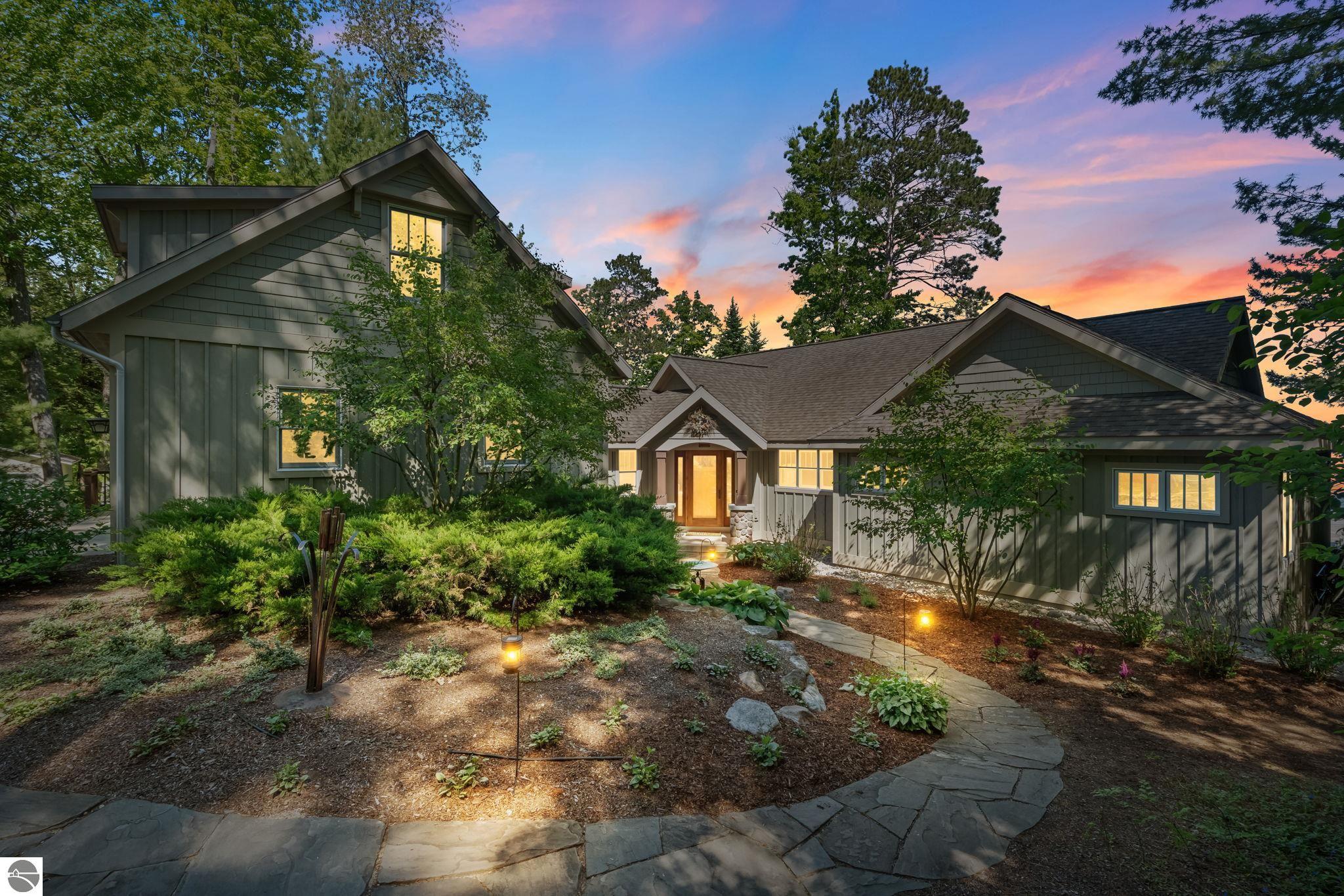 2704 Crescent Shores Drive
