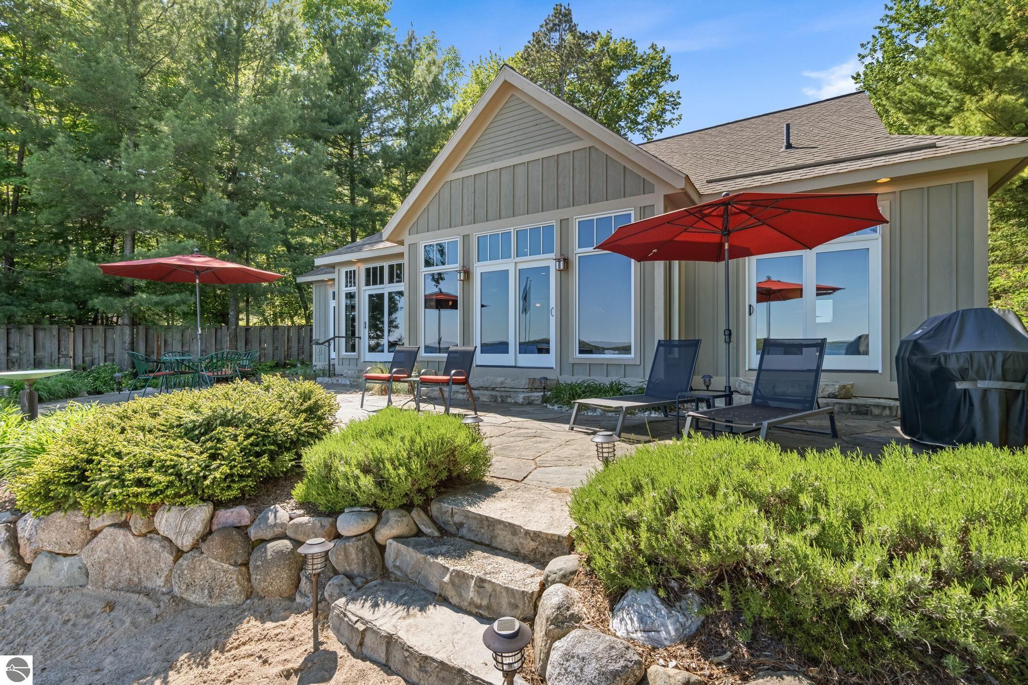 2704 Crescent Shores Drive