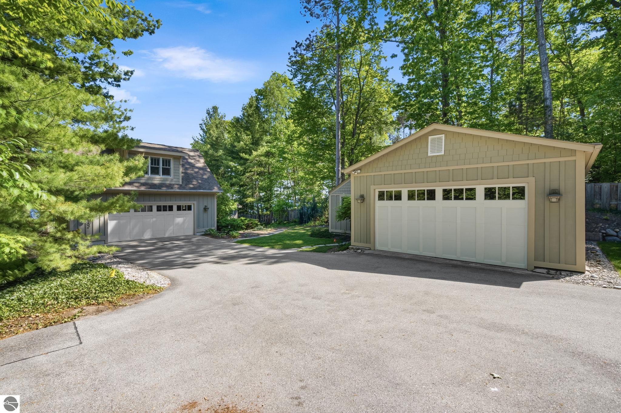 2704 Crescent Shores Drive