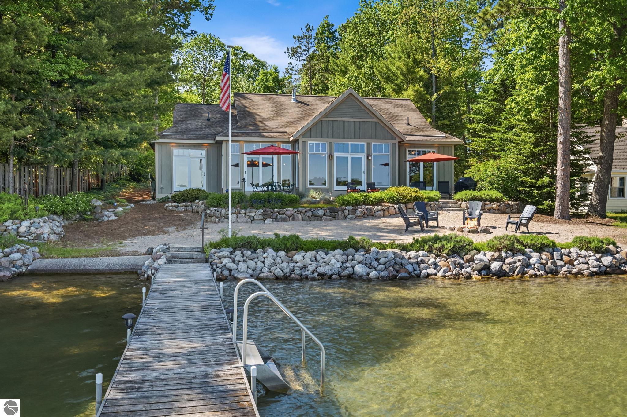 2704 Crescent Shores Drive