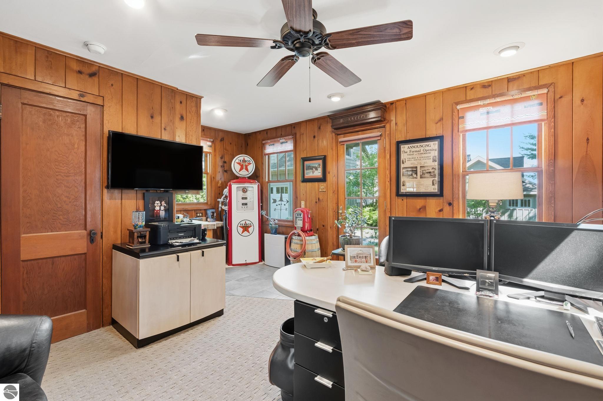 2704 Crescent Shores Drive