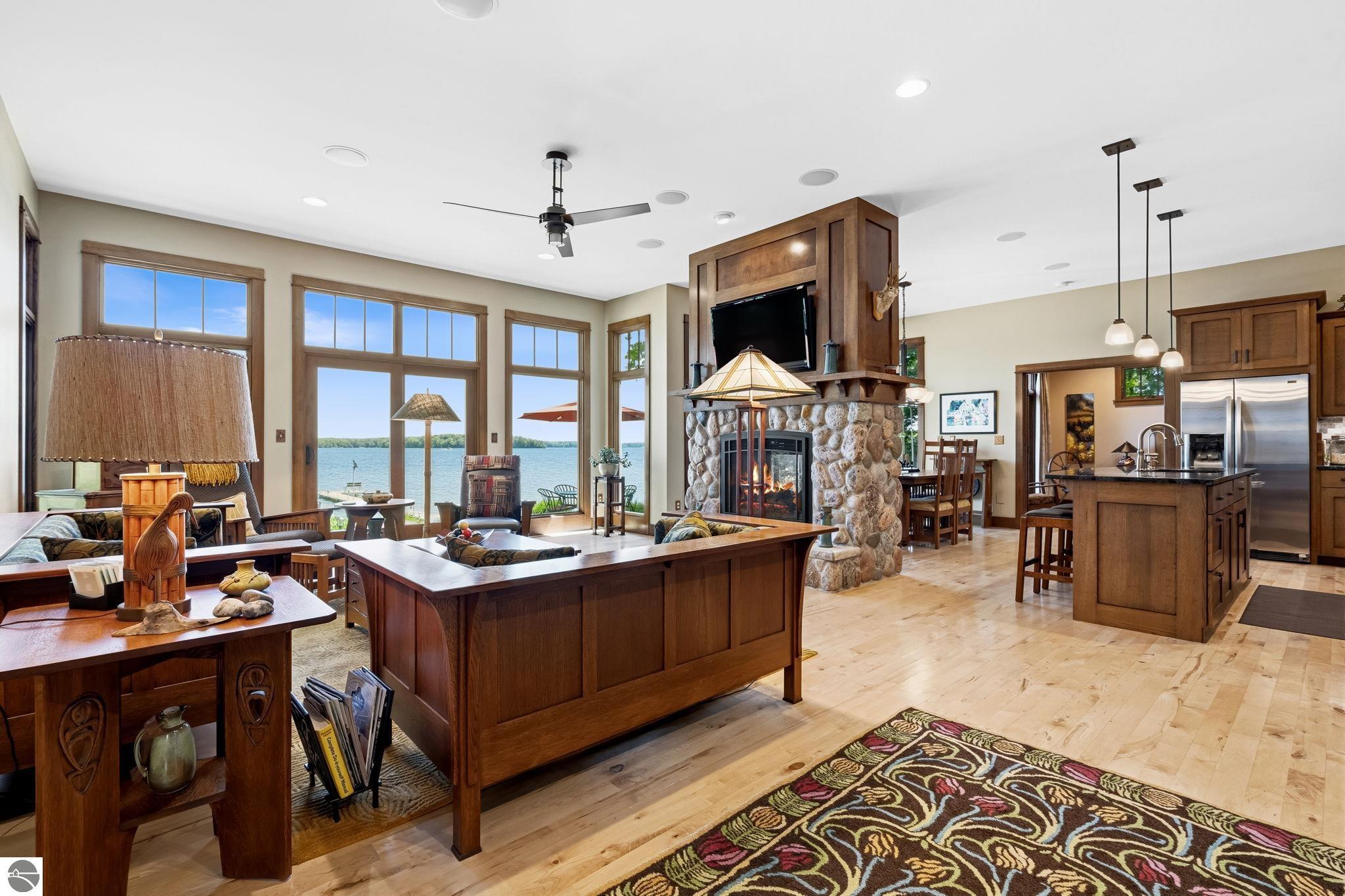2704 Crescent Shores Drive