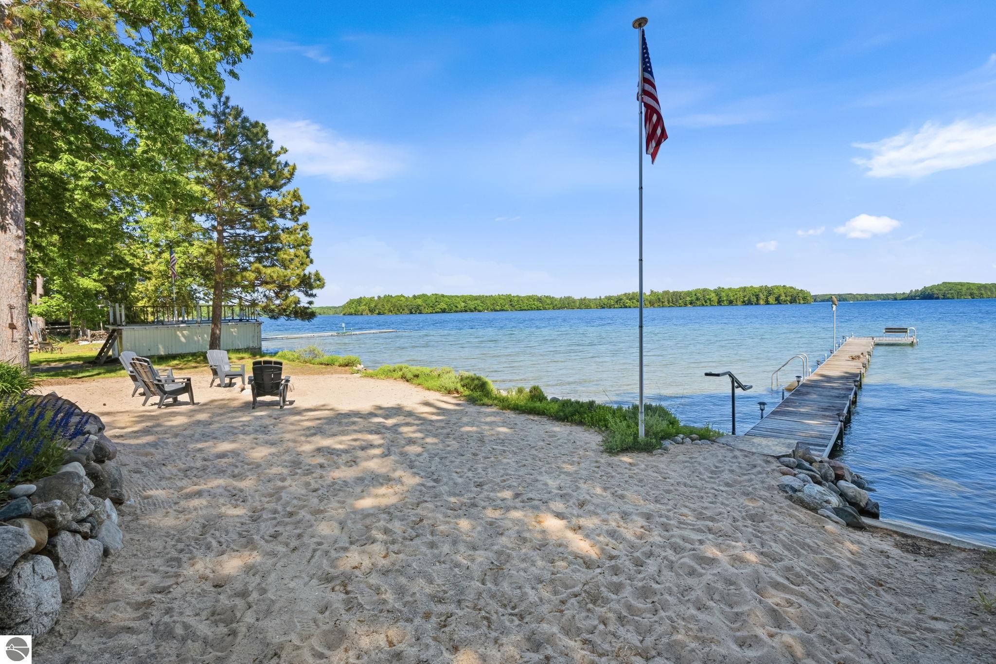 2704 Crescent Shores Drive