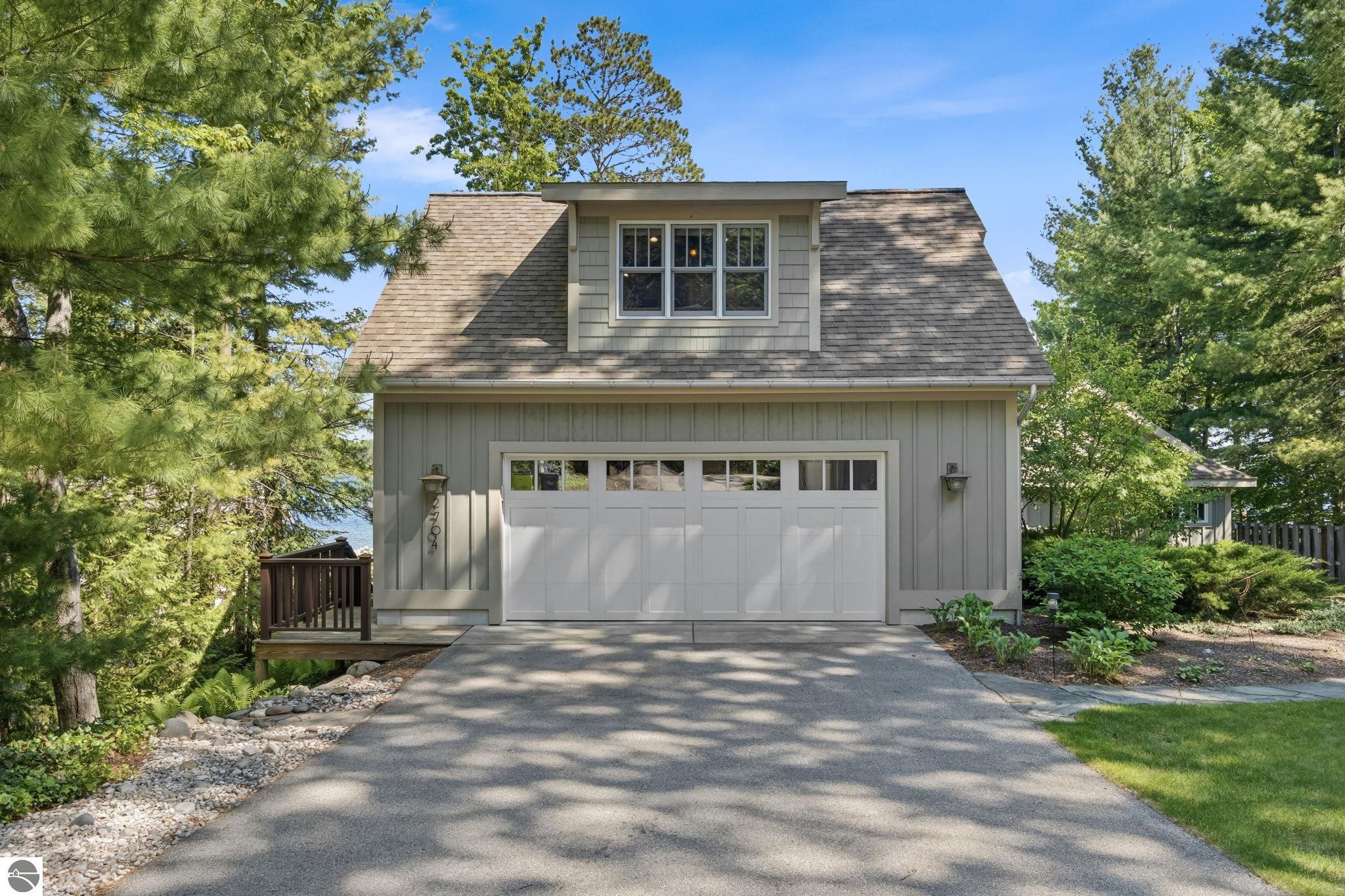 2704 Crescent Shores Drive