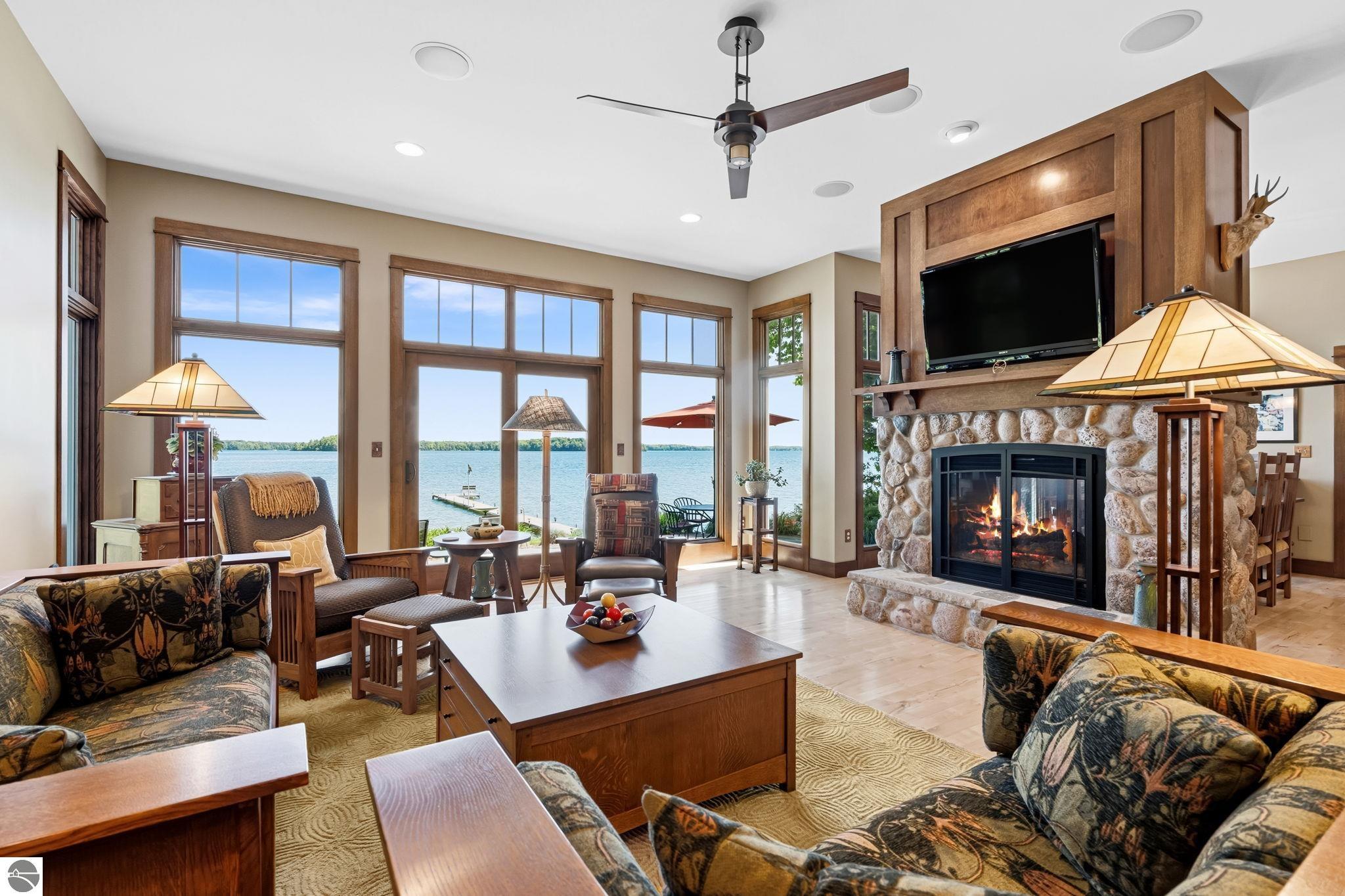 2704 Crescent Shores Drive