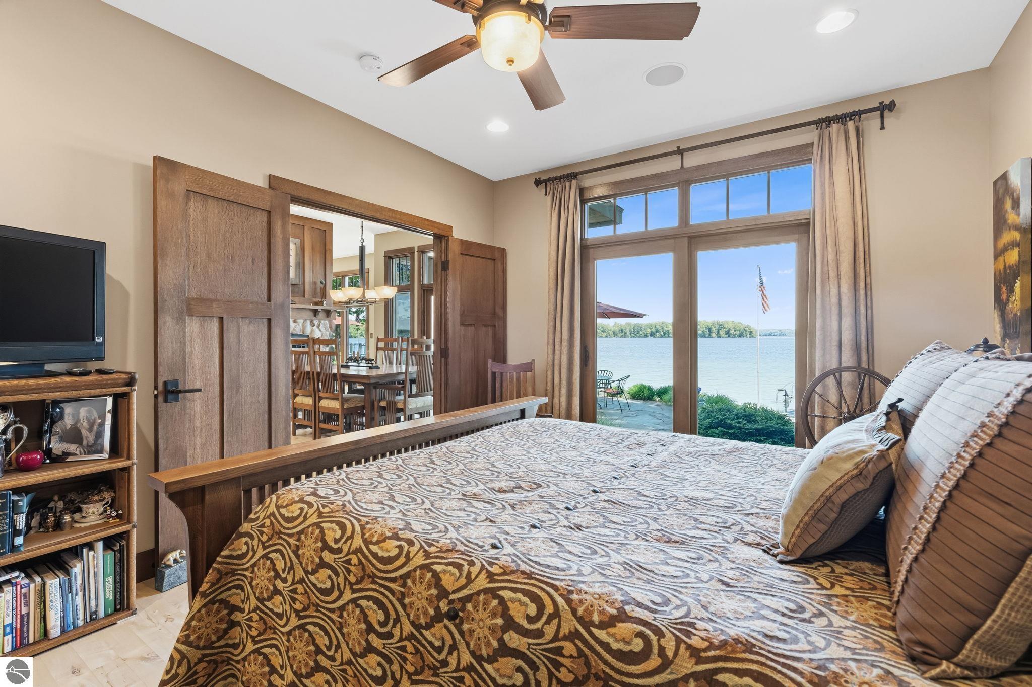 2704 Crescent Shores Drive