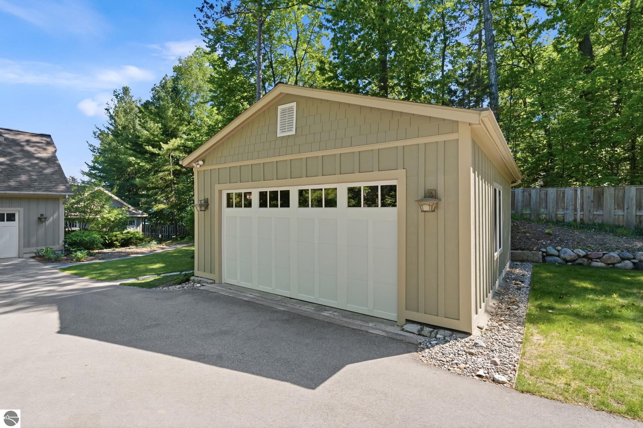 2704 Crescent Shores Drive