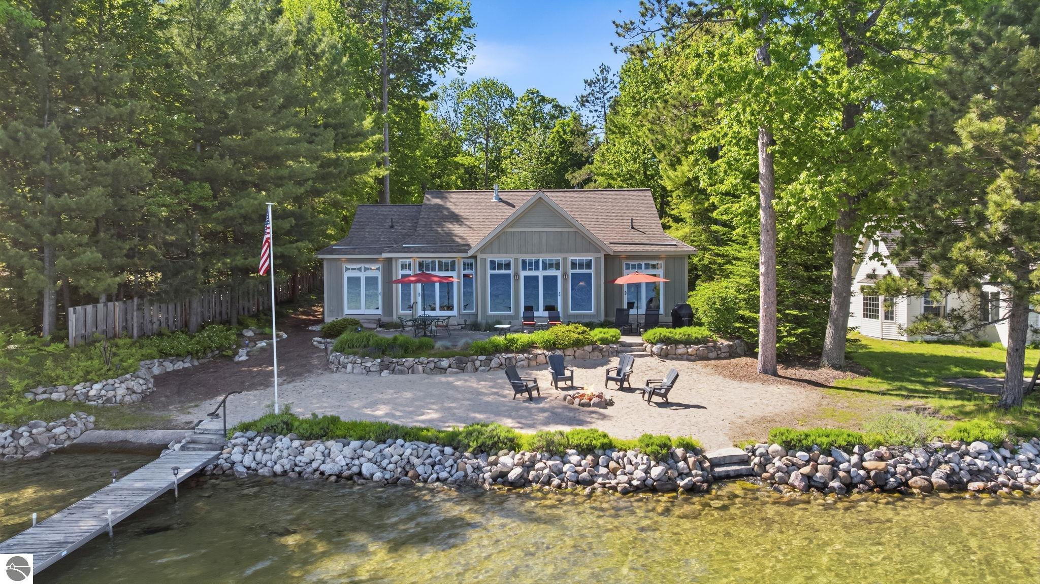 2704 Crescent Shores Drive