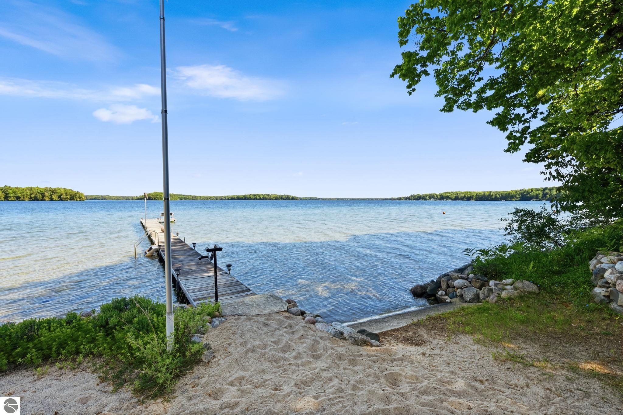 2704 Crescent Shores Drive