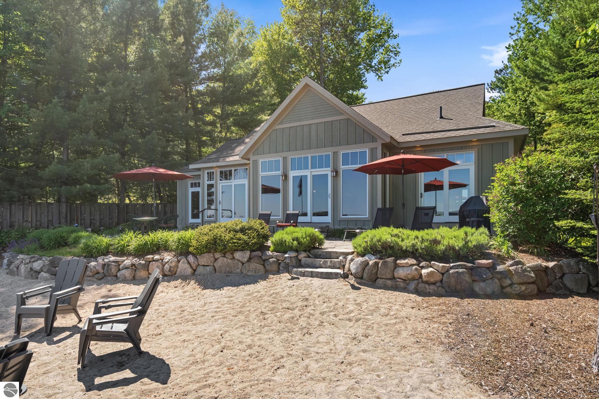 2704 Crescent Shores Drive