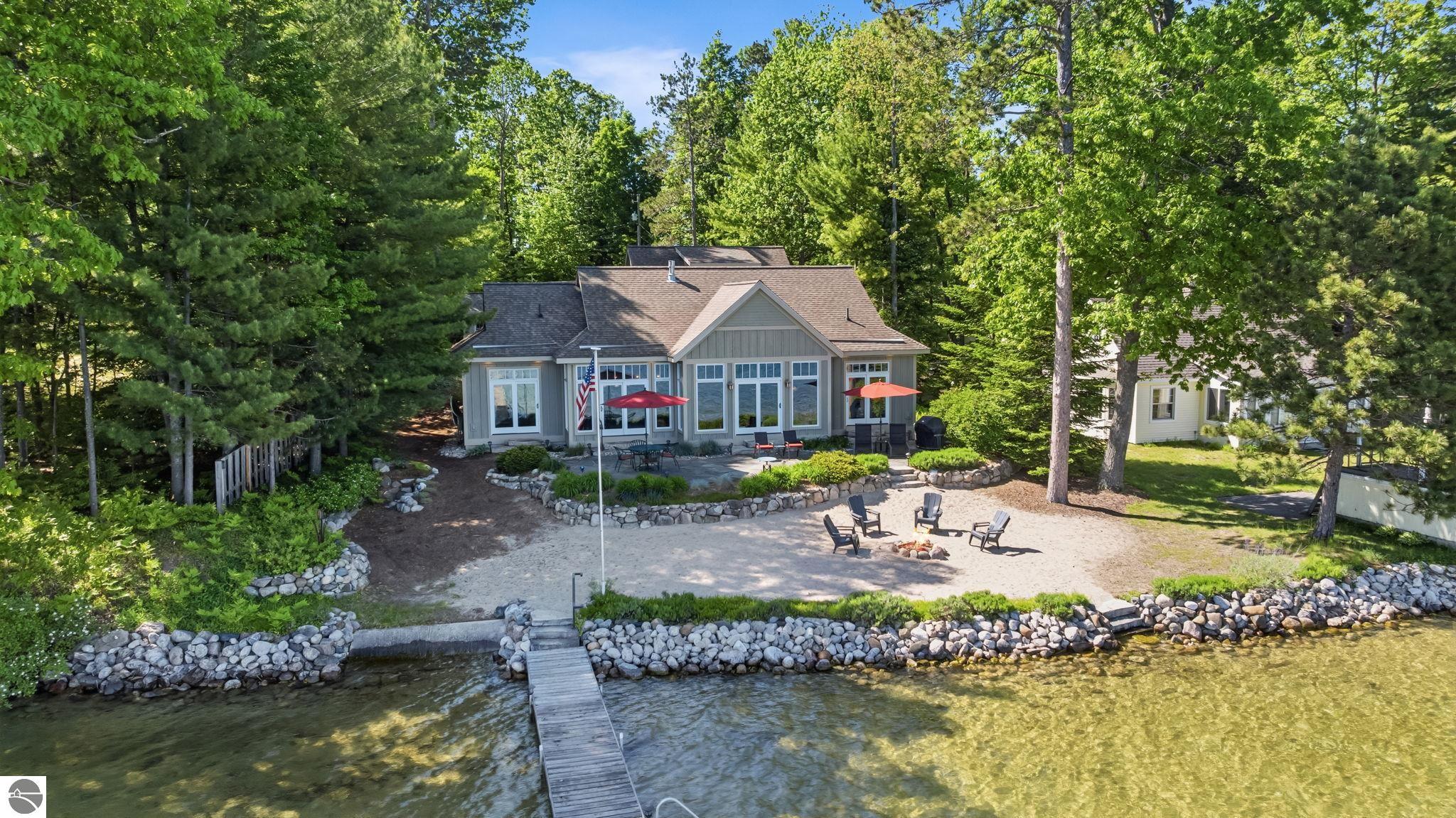 2704 Crescent Shores Drive