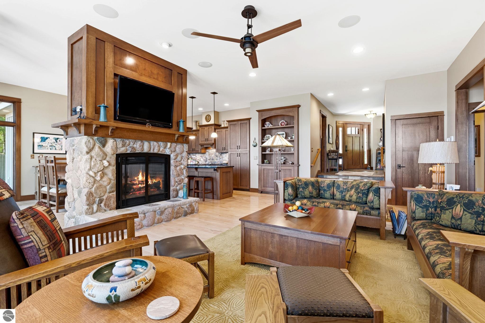 2704 Crescent Shores Drive