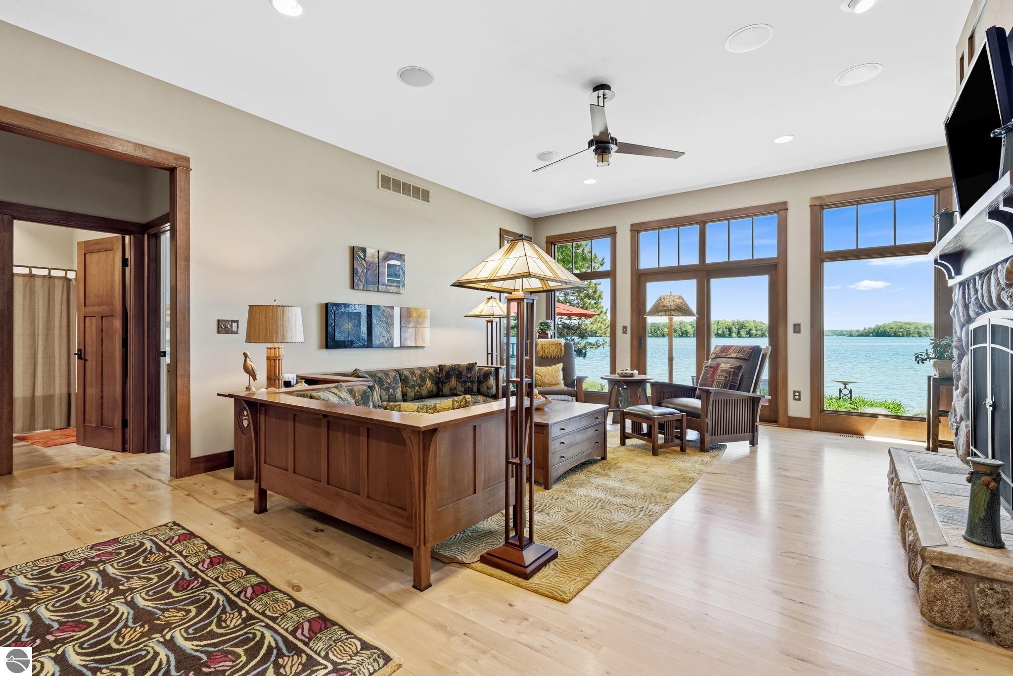 2704 Crescent Shores Drive
