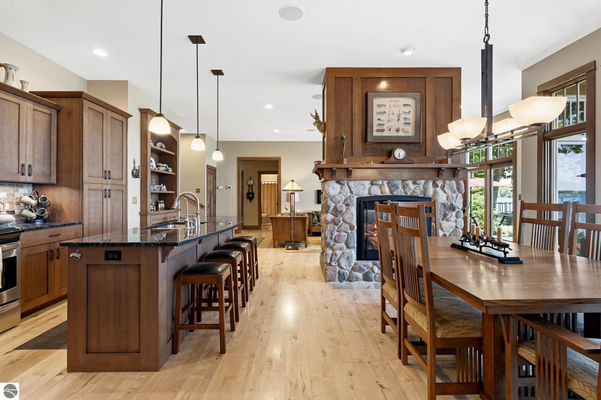 2704 Crescent Shores Drive