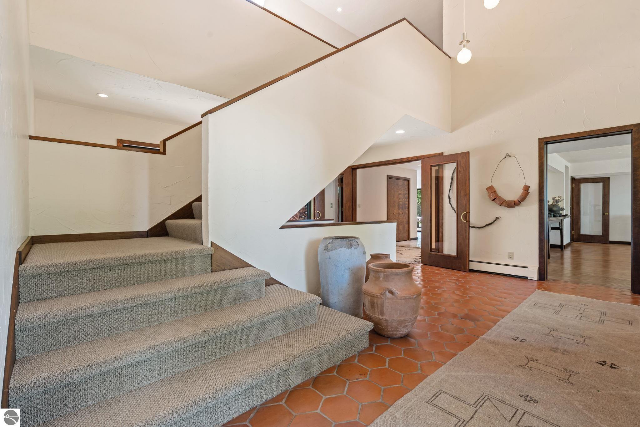 1425 Bay View Heights