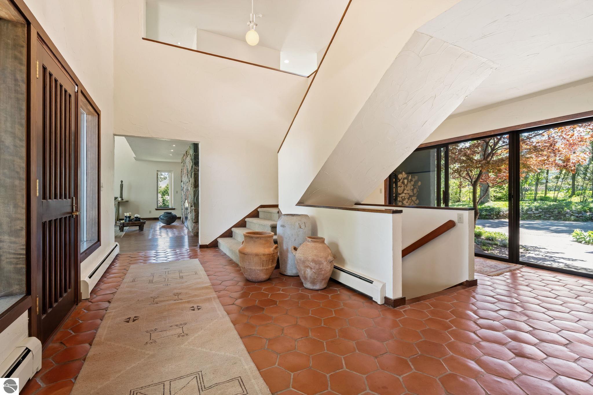 1425 Bay View Heights