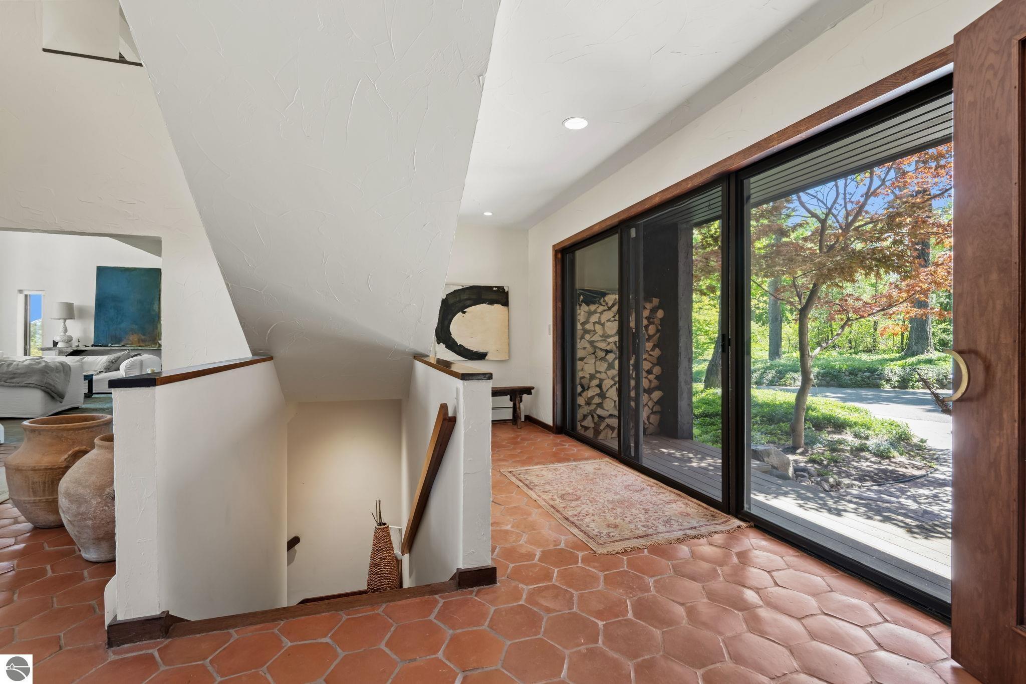 1425 Bay View Heights