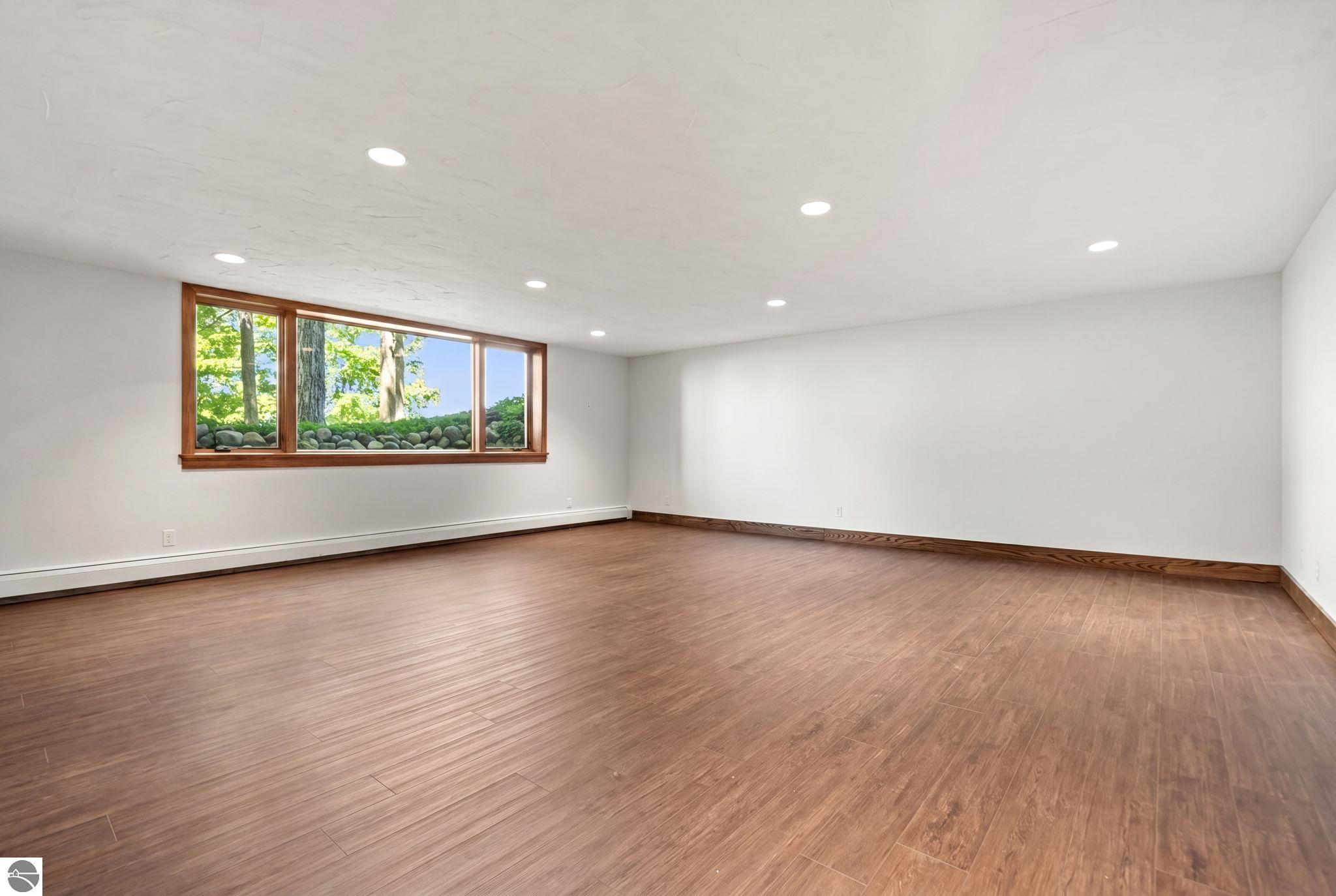1425 Bay View Heights