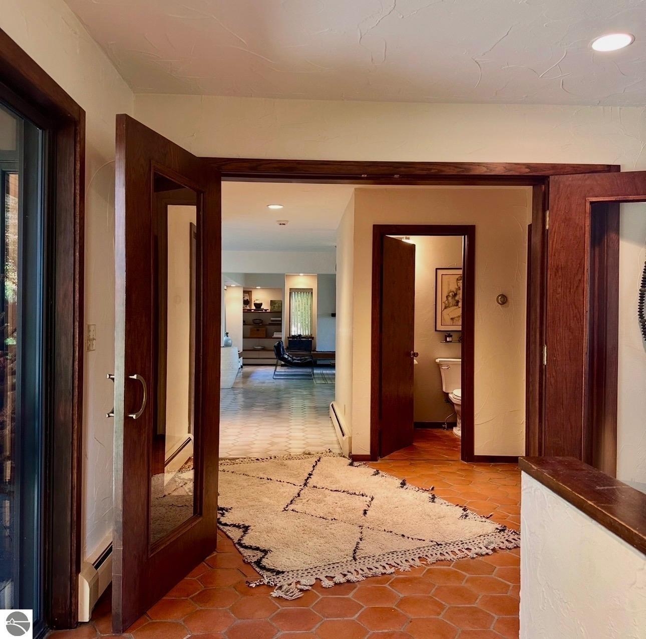 1425 Bay View Heights