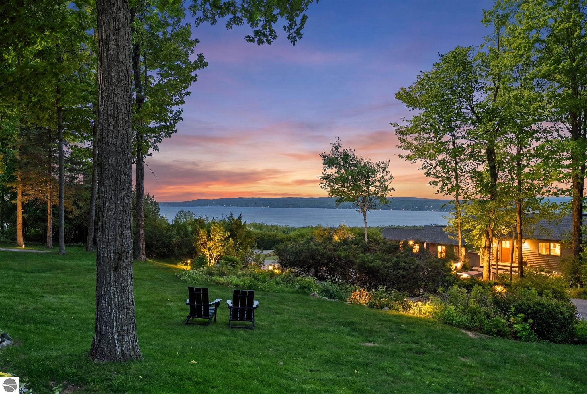 1425 Bay View Heights