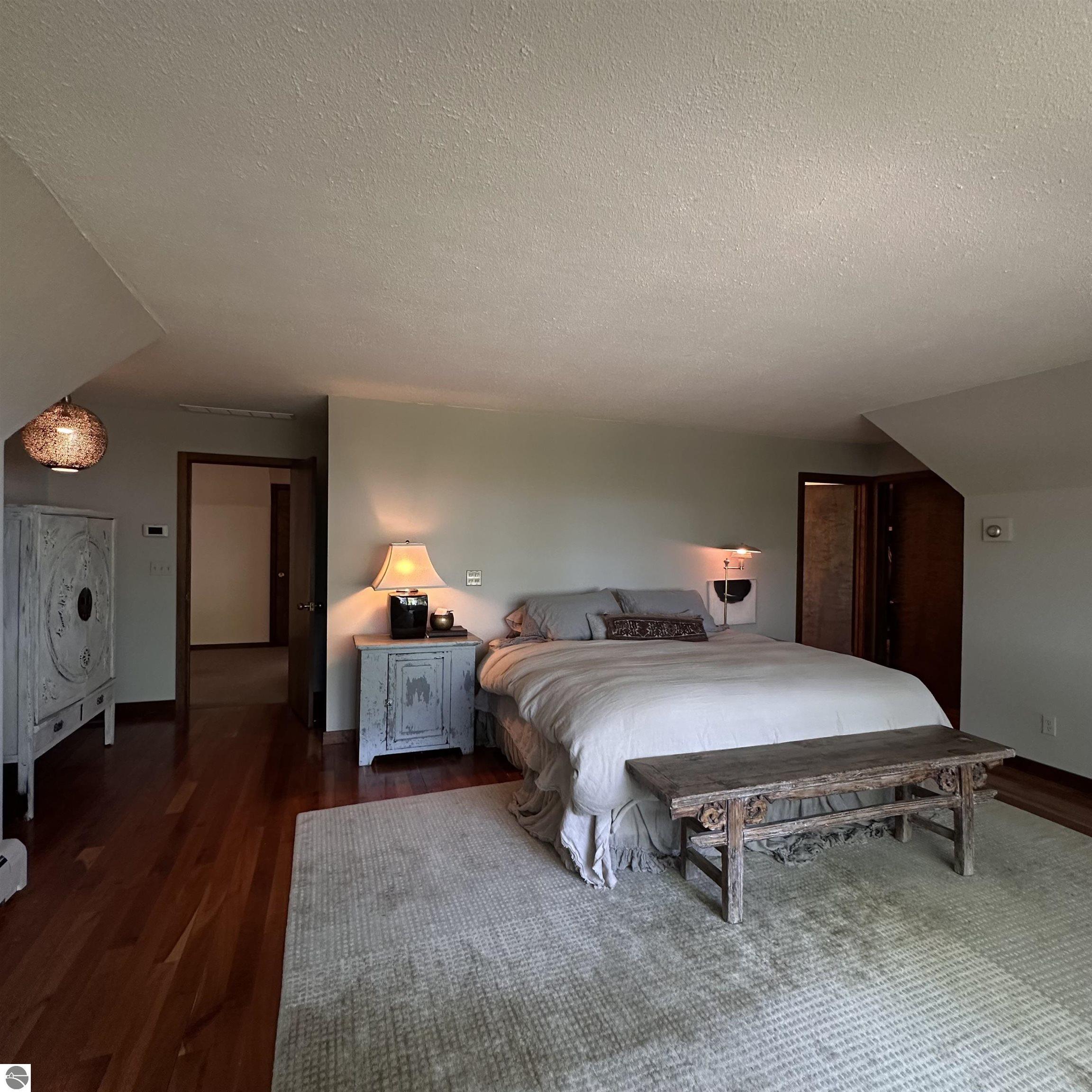 1425 Bay View Heights