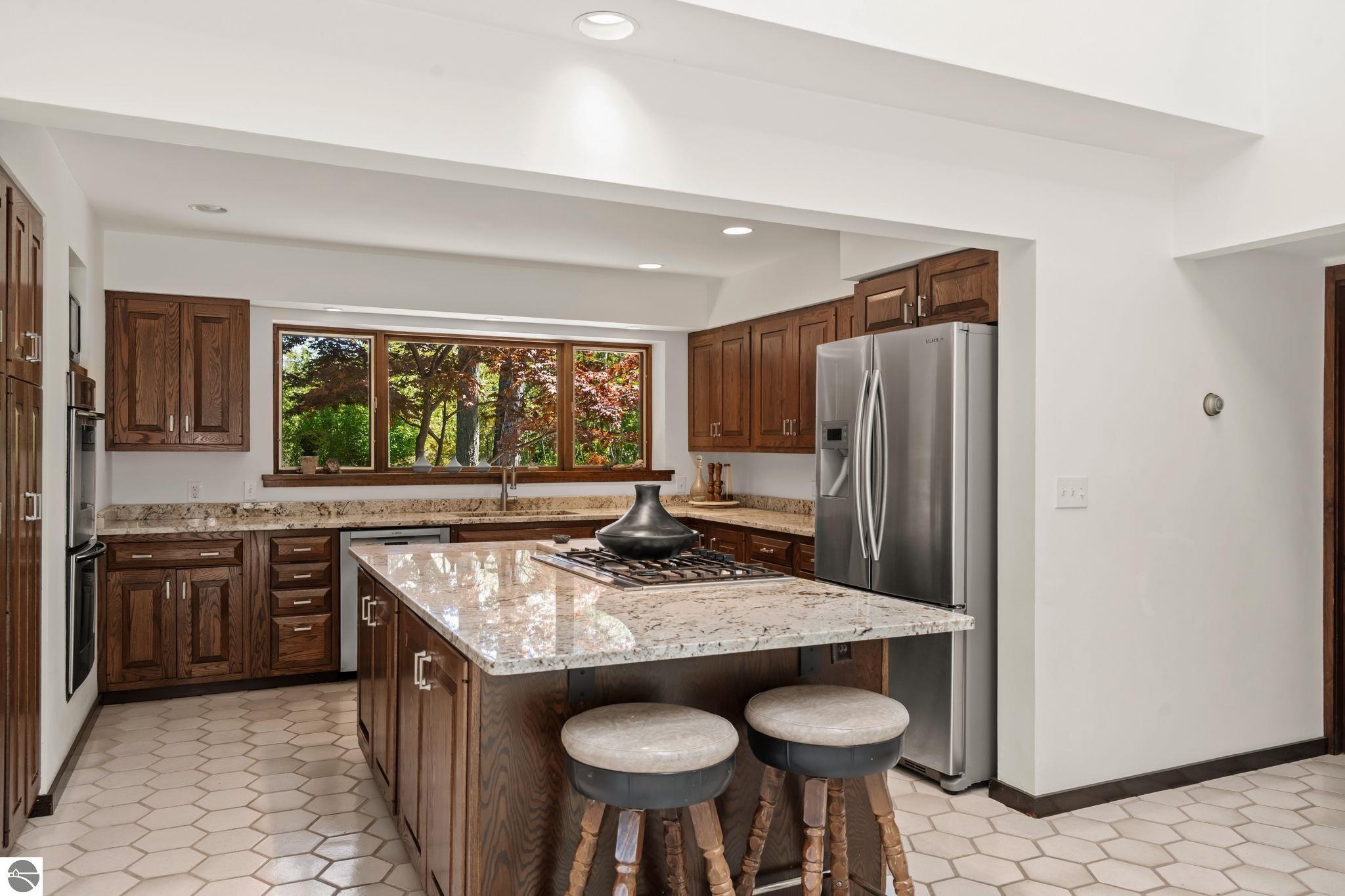1425 Bay View Heights