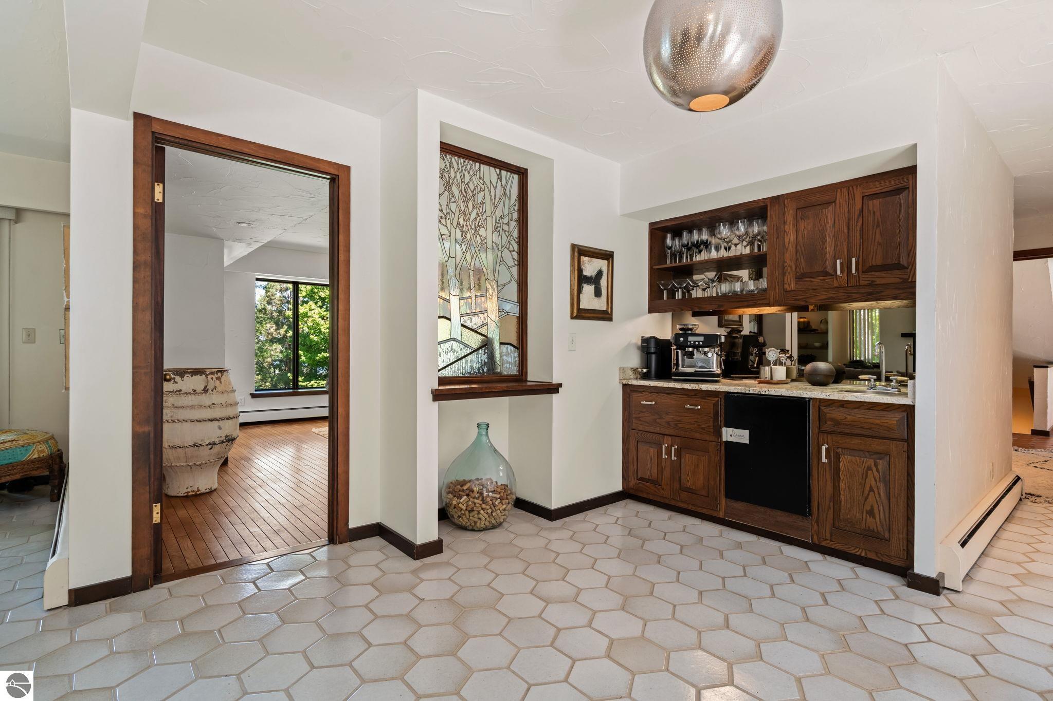 1425 Bay View Heights