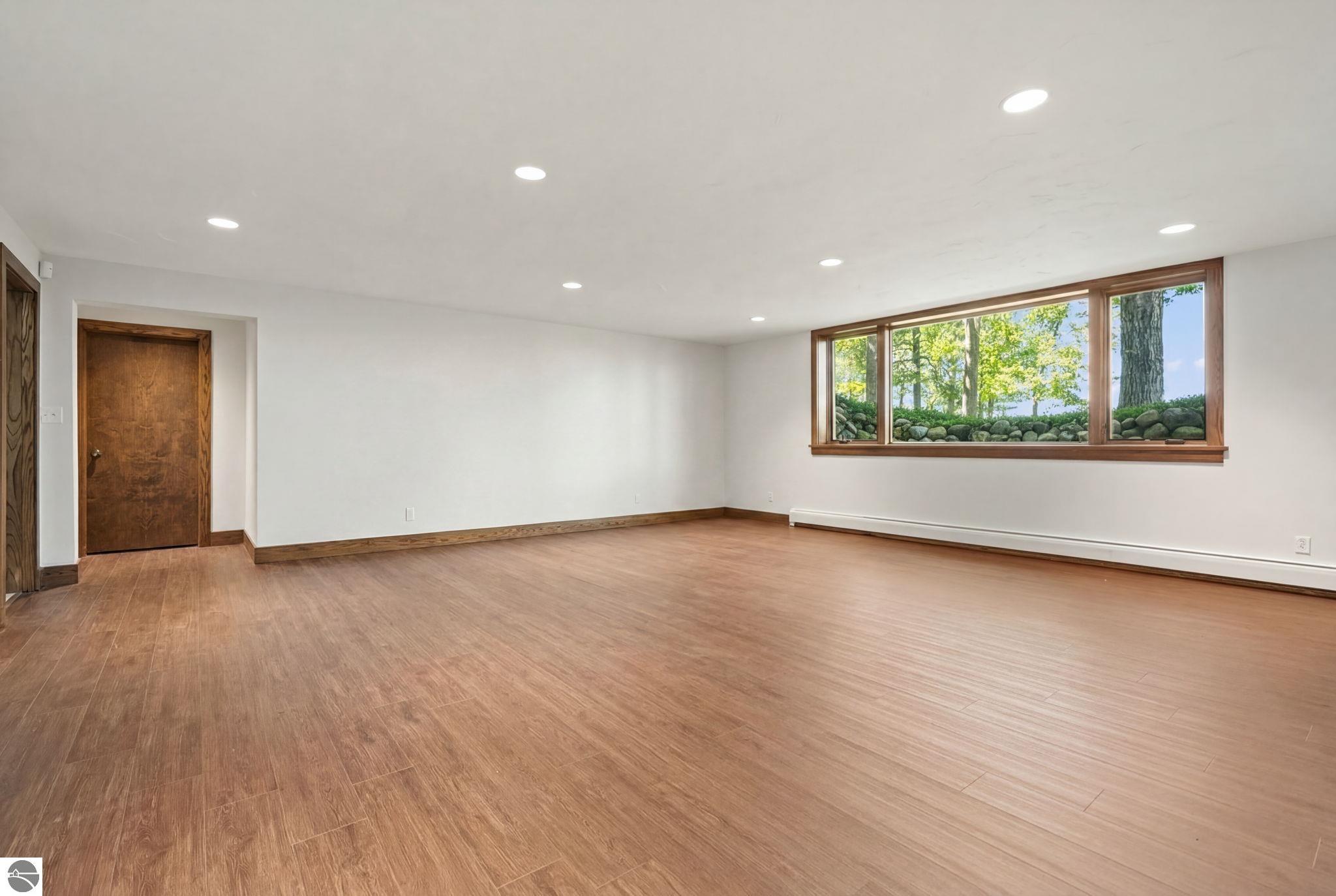 1425 Bay View Heights