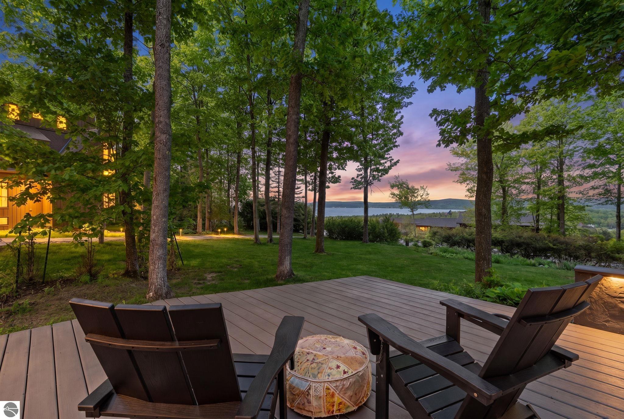 1425 Bay View Heights