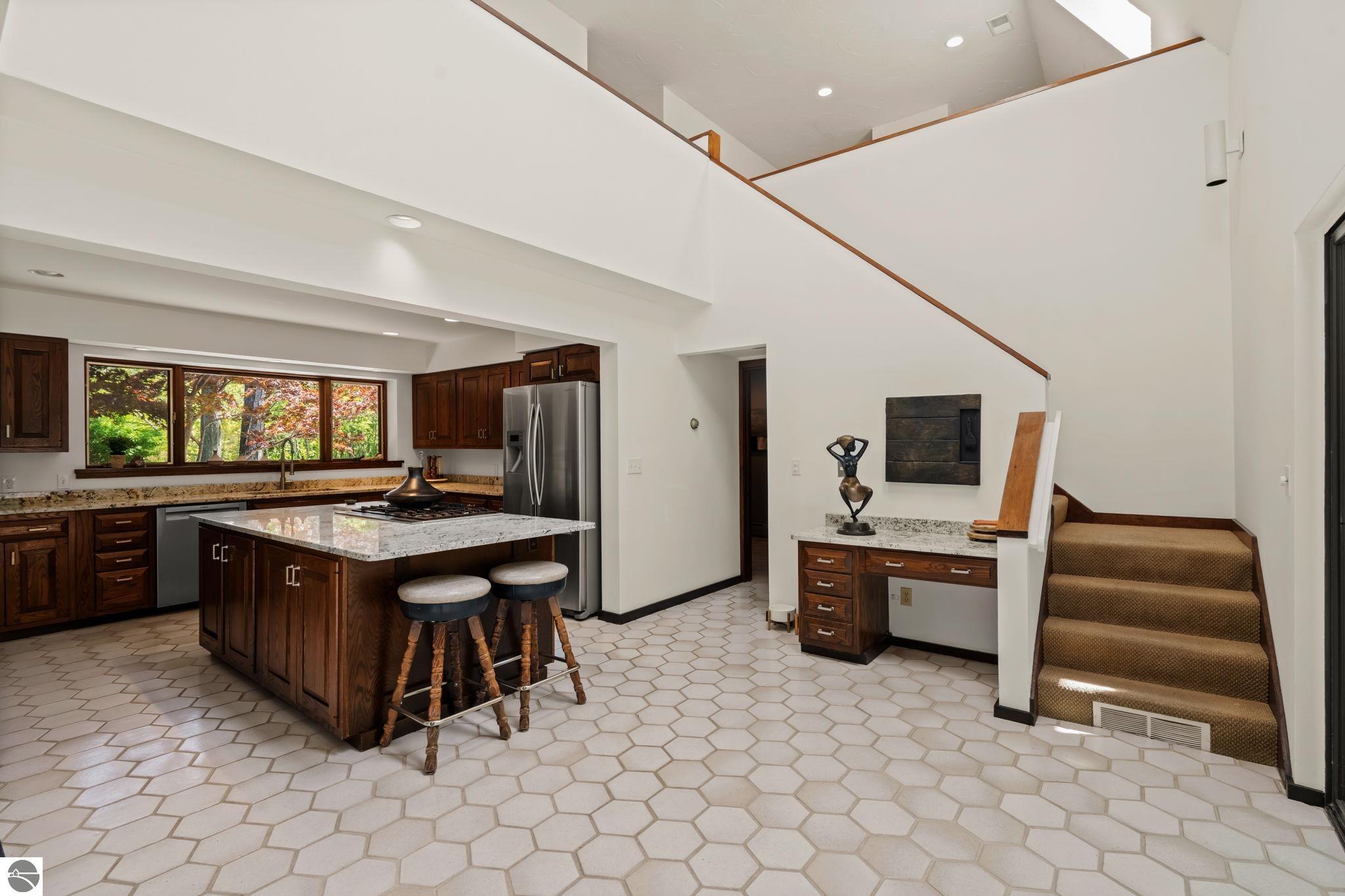1425 Bay View Heights