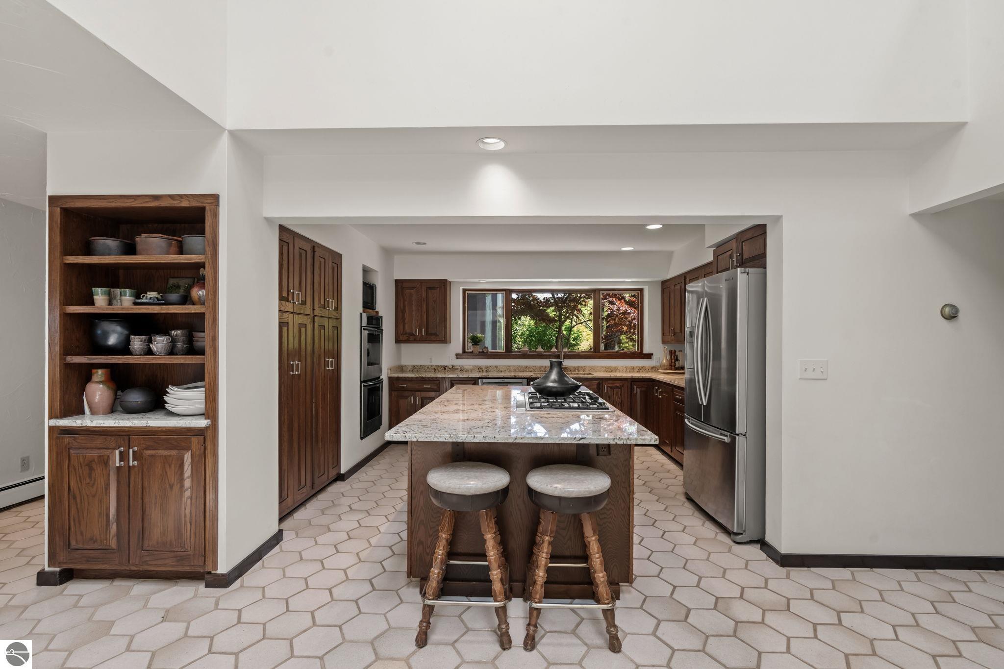 1425 Bay View Heights