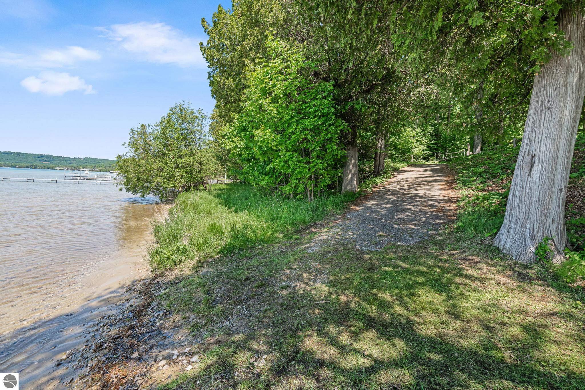 8867 S Dunns Farm Road