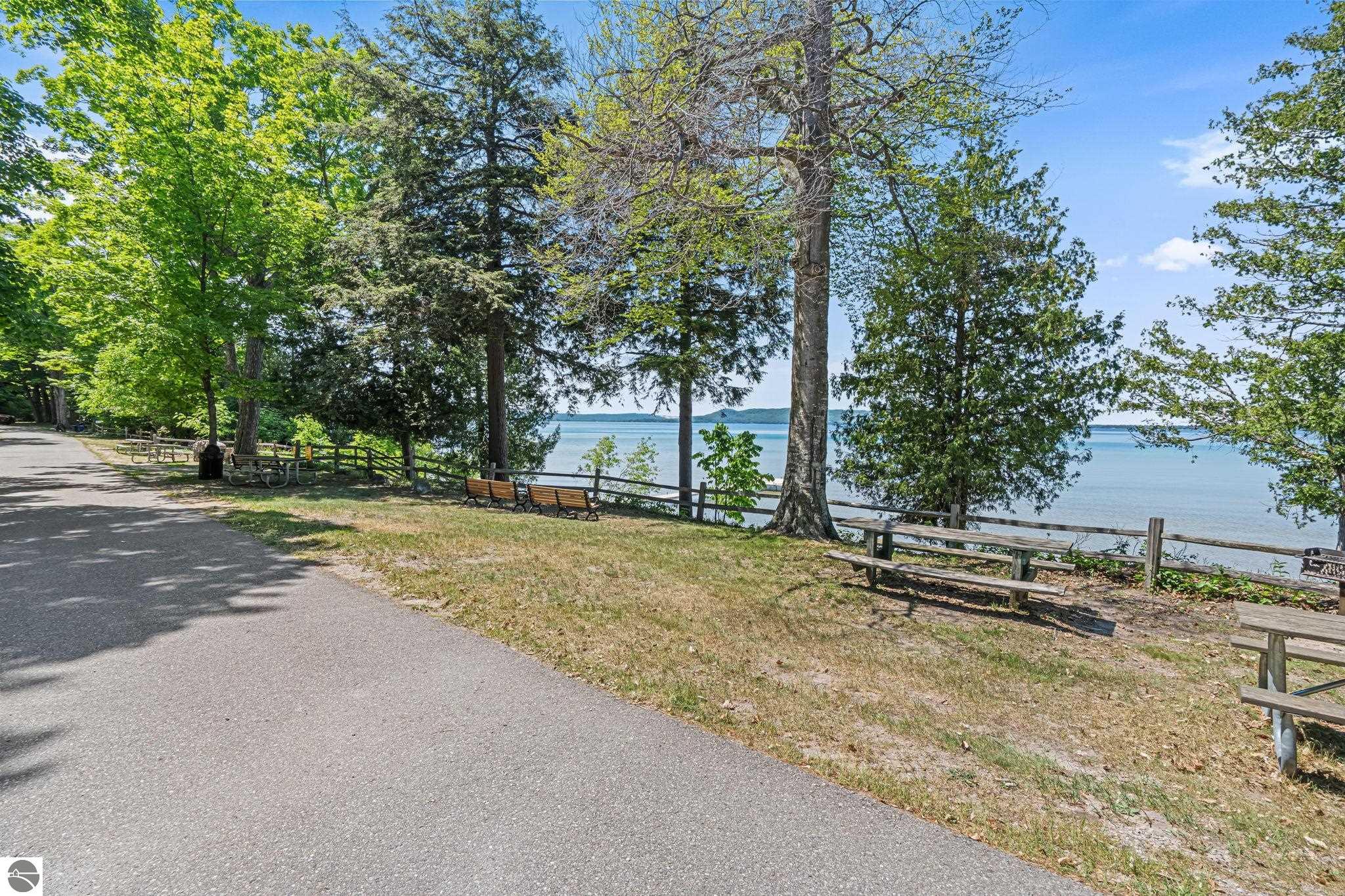 8867 S Dunns Farm Road