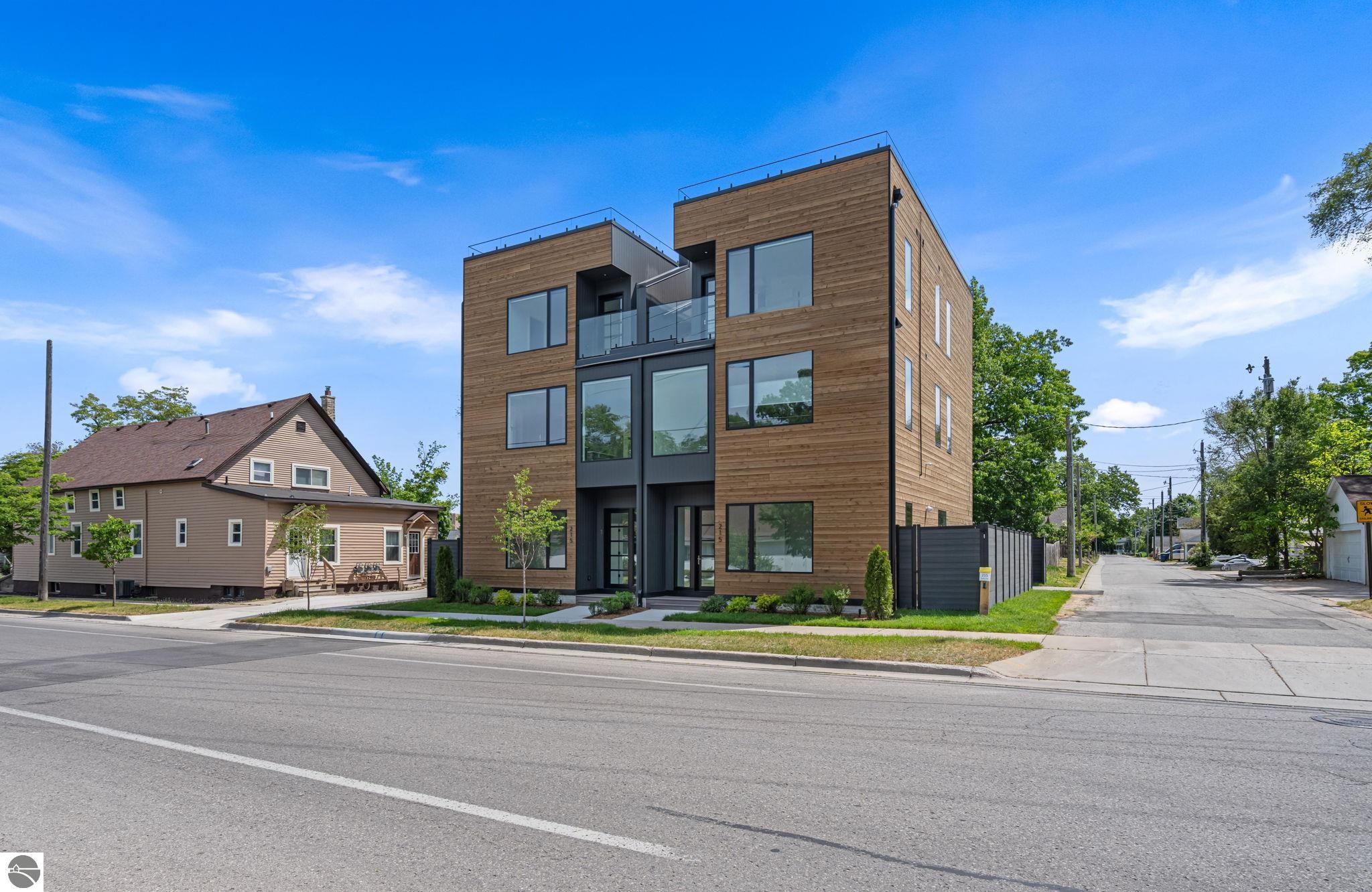 215 Barlow Street