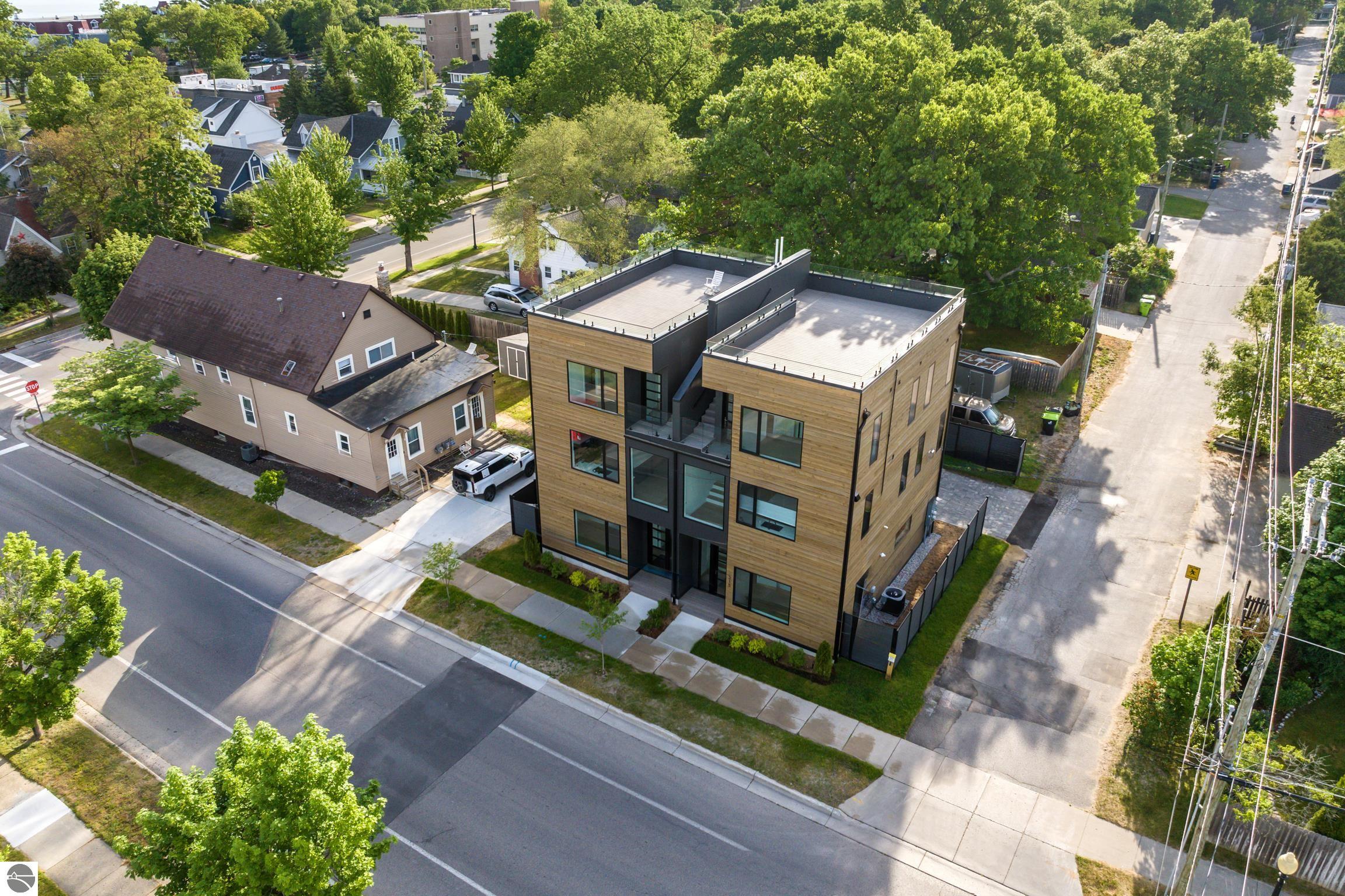 215 Barlow Street