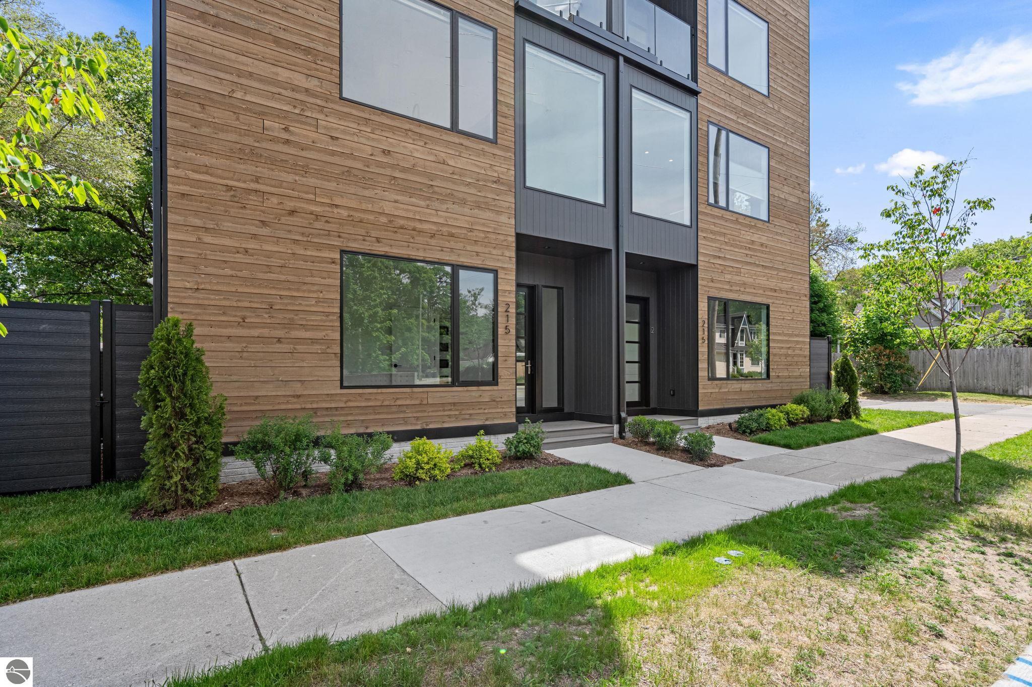 215 Barlow Street