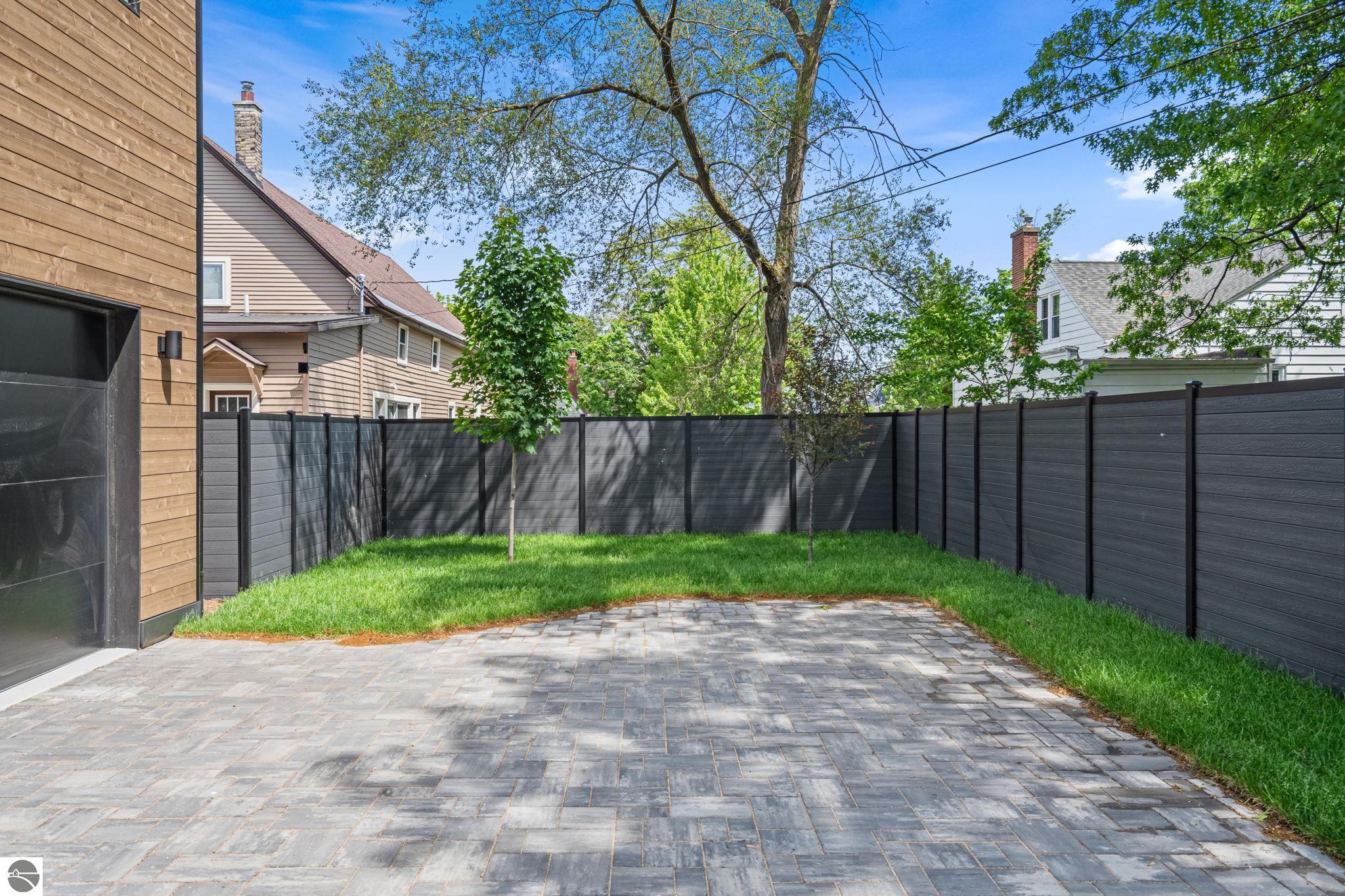 215 Barlow Street