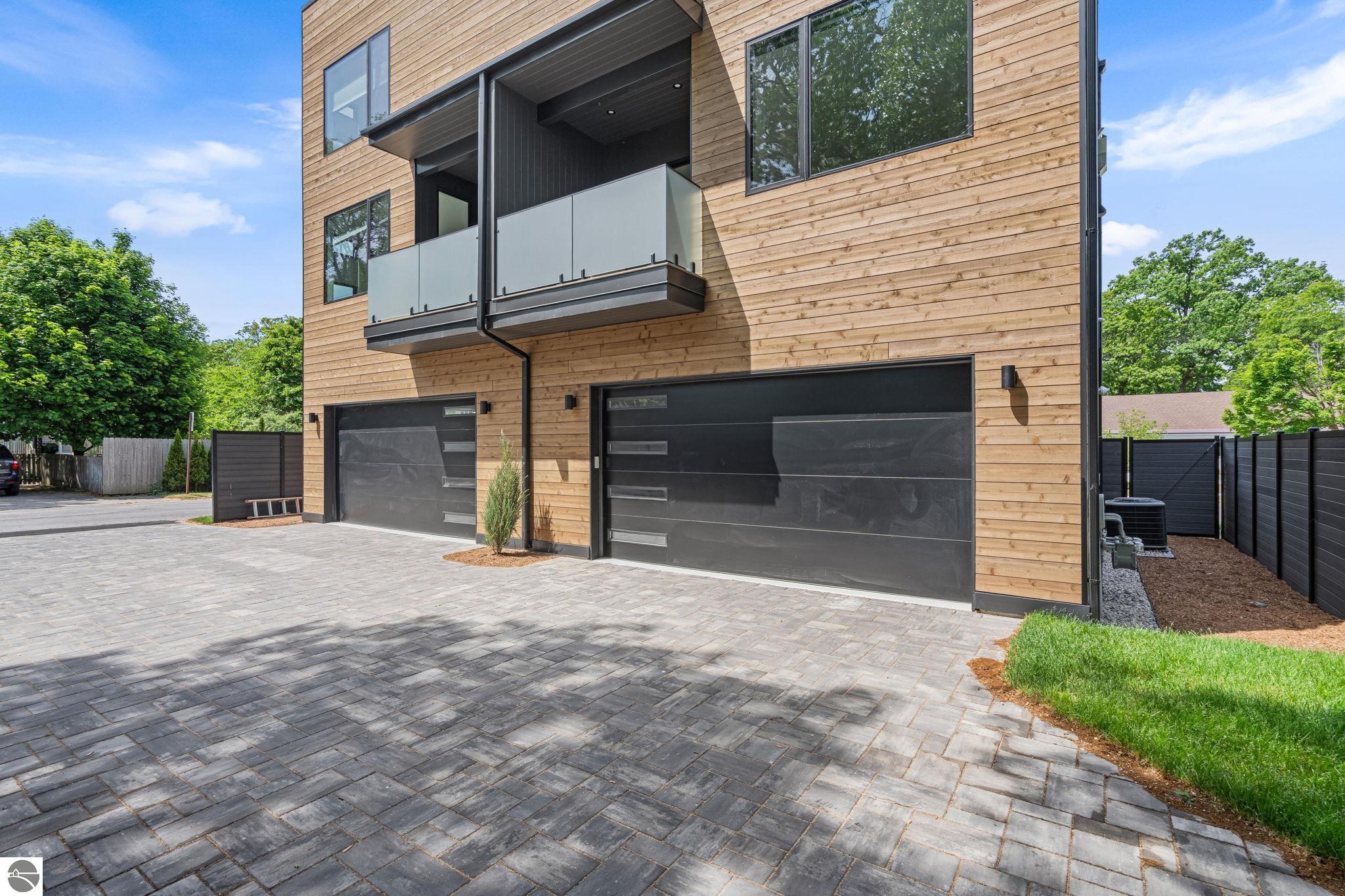 215 Barlow Street