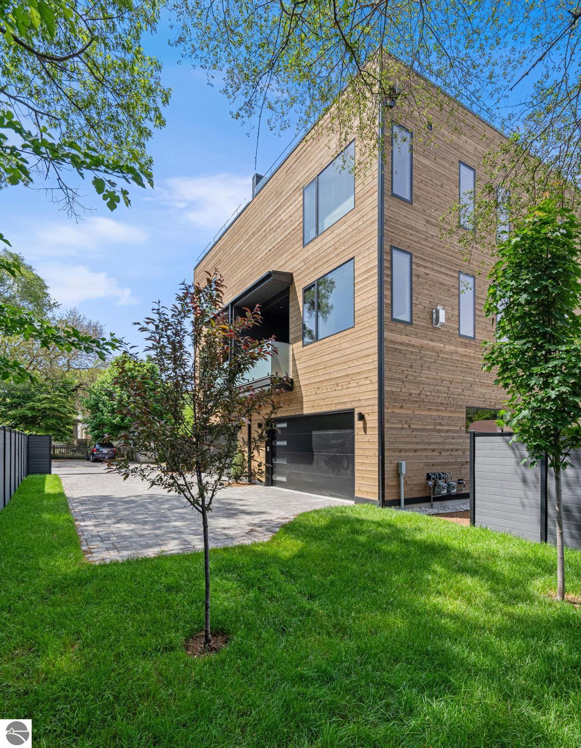 215 Barlow Street