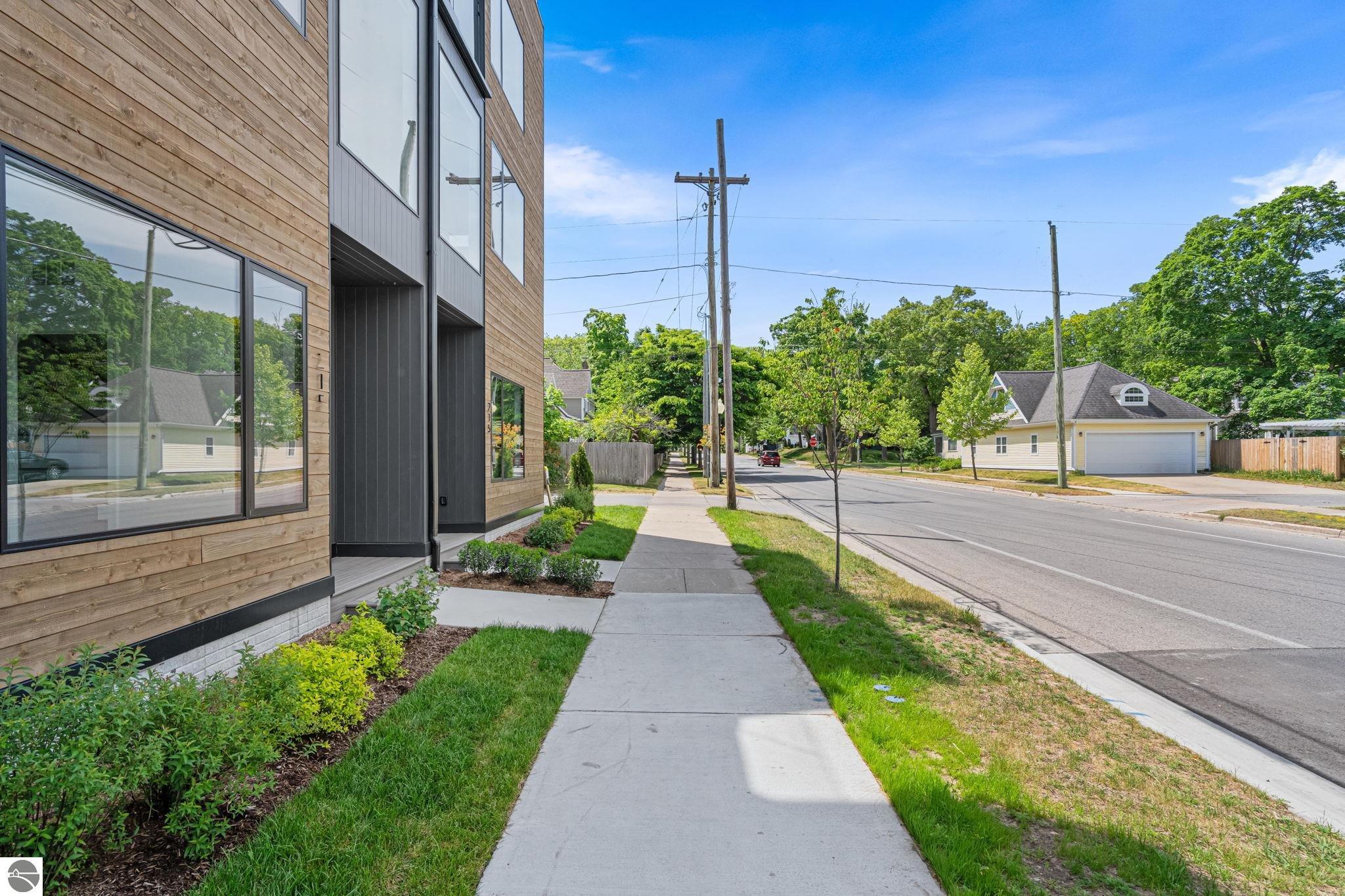 215 Barlow Street