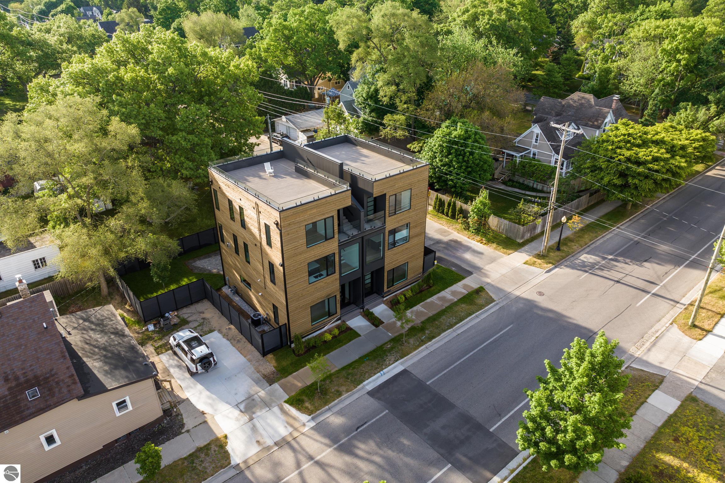 215 Barlow Street