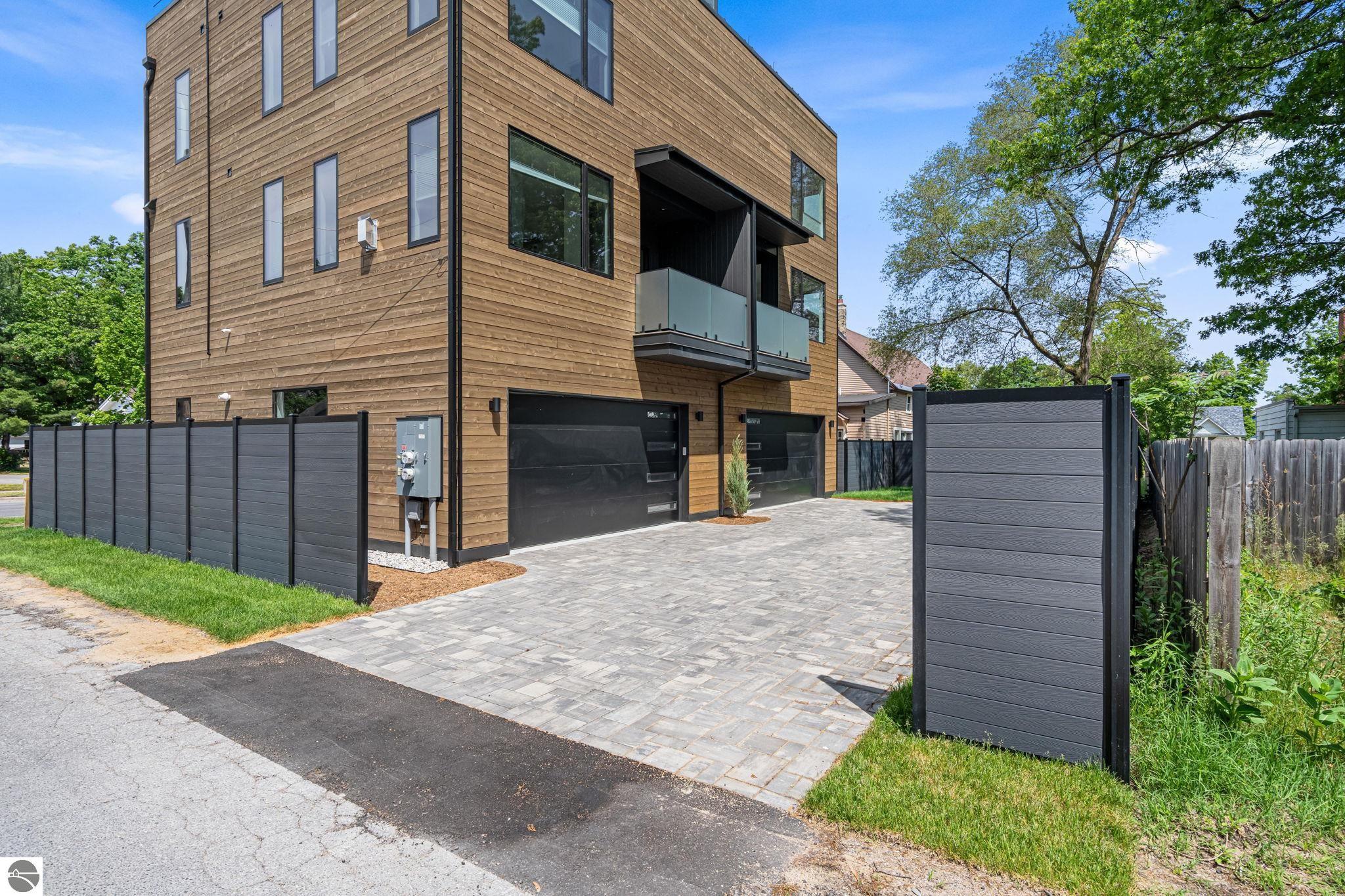 215 Barlow Street