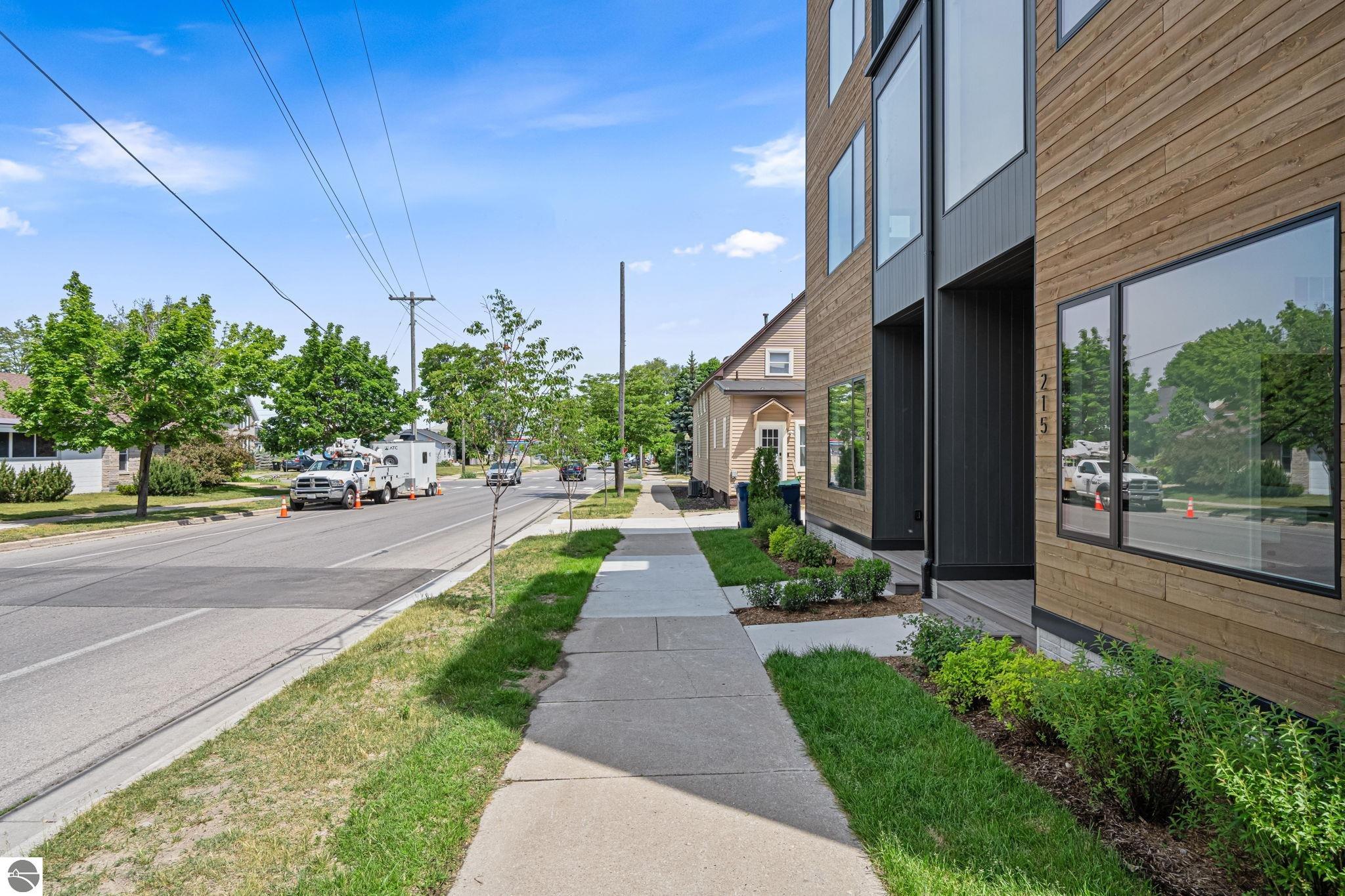 215 Barlow Street