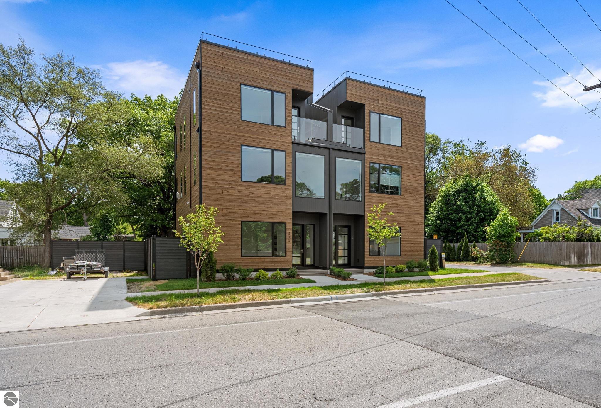 215 Barlow Street