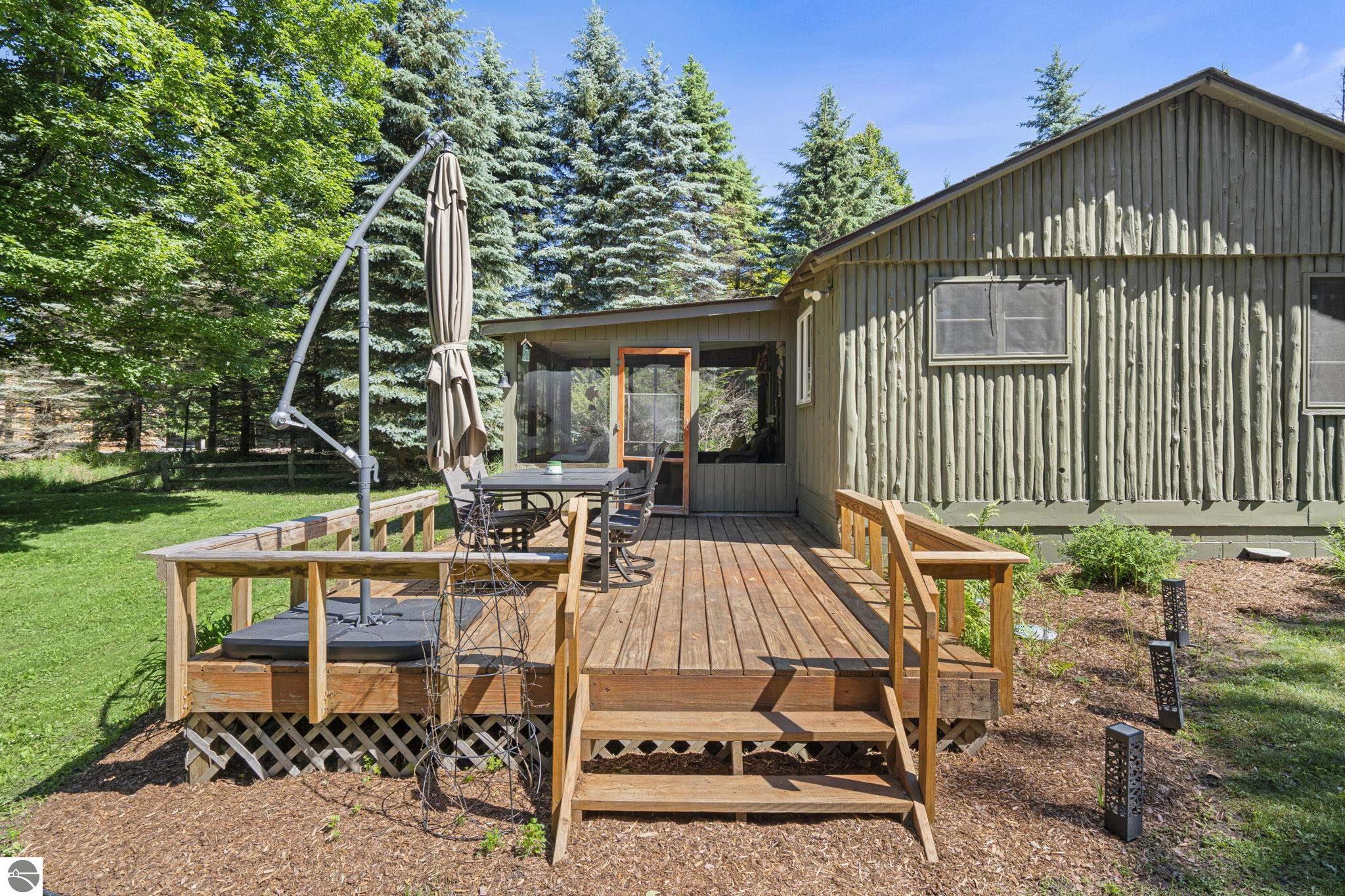 711 N Intermediate Lake Road