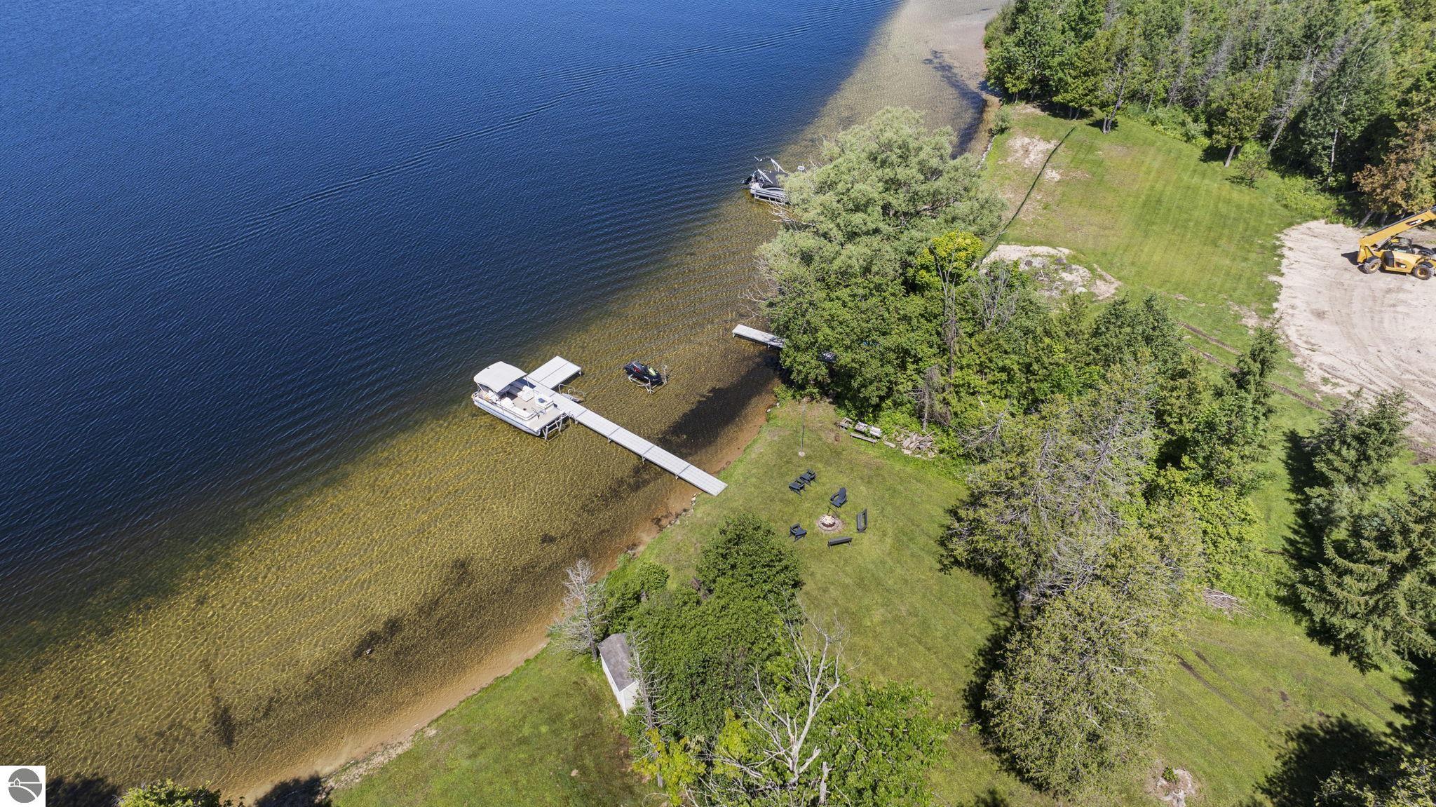 711 N Intermediate Lake Road